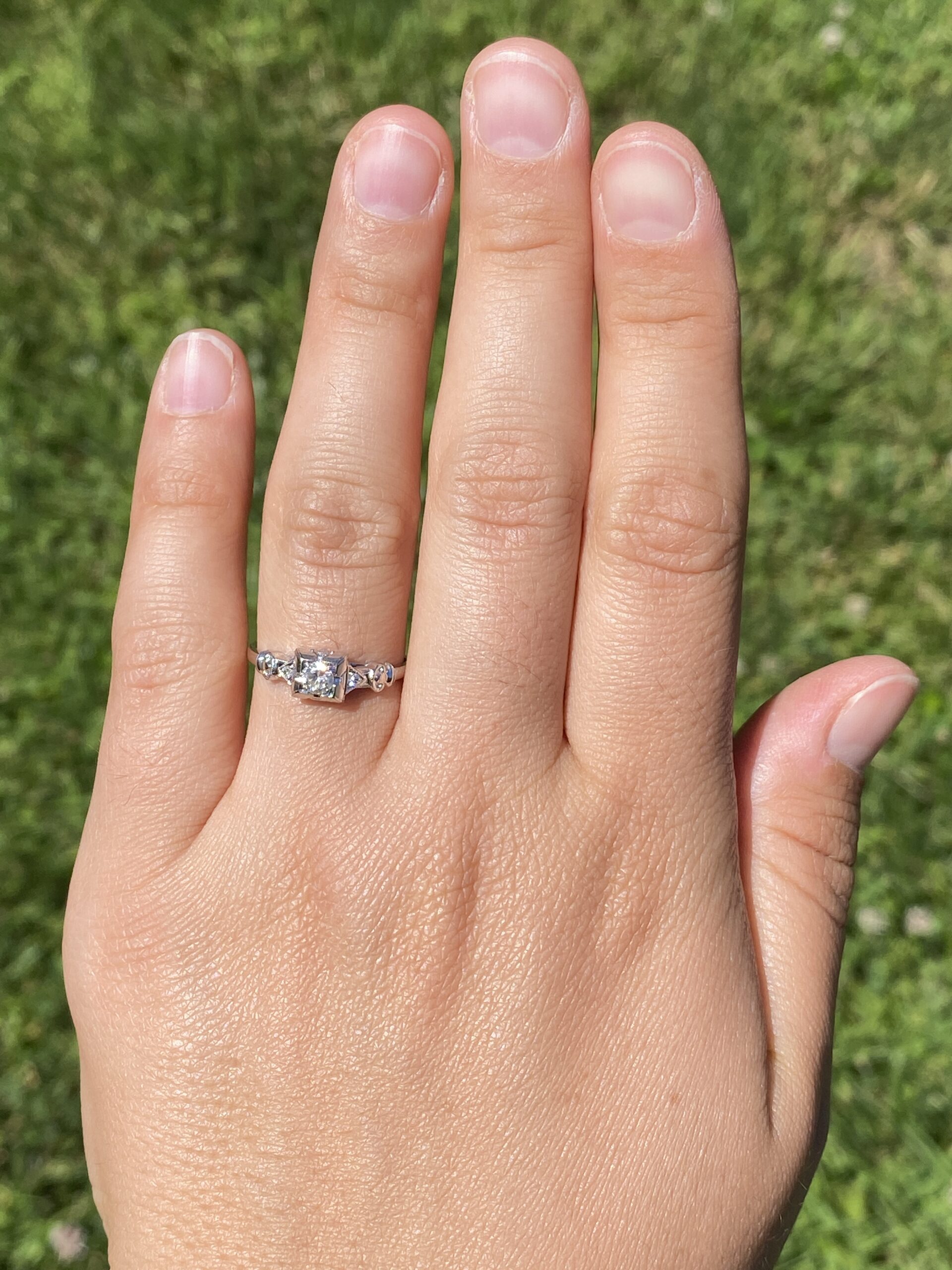 The Deco Petal: Art Deco Era Natural Diamond Ring in White Gold - Image 8