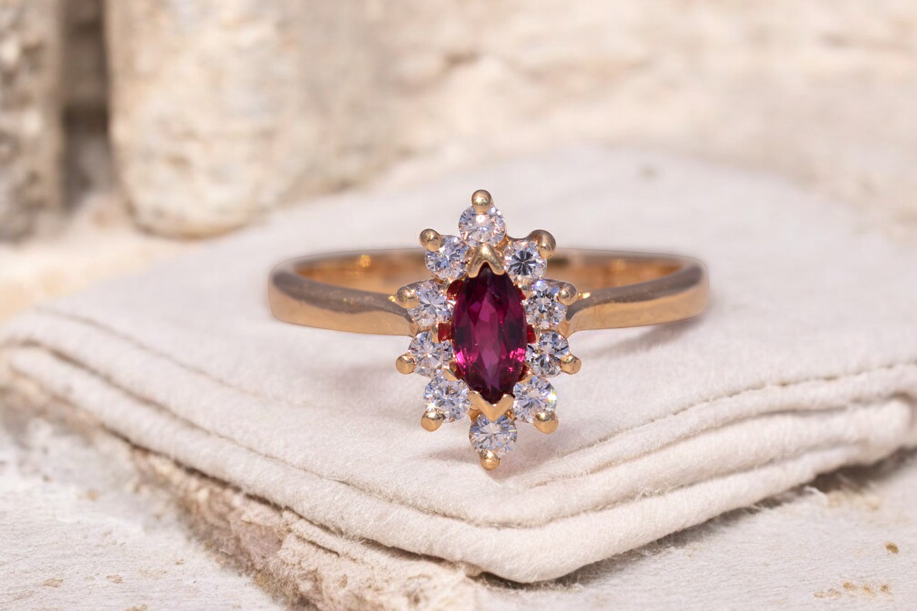 The Ruby Radiance: Ruby and Diamond Ring in Yellow Gold - Image 10