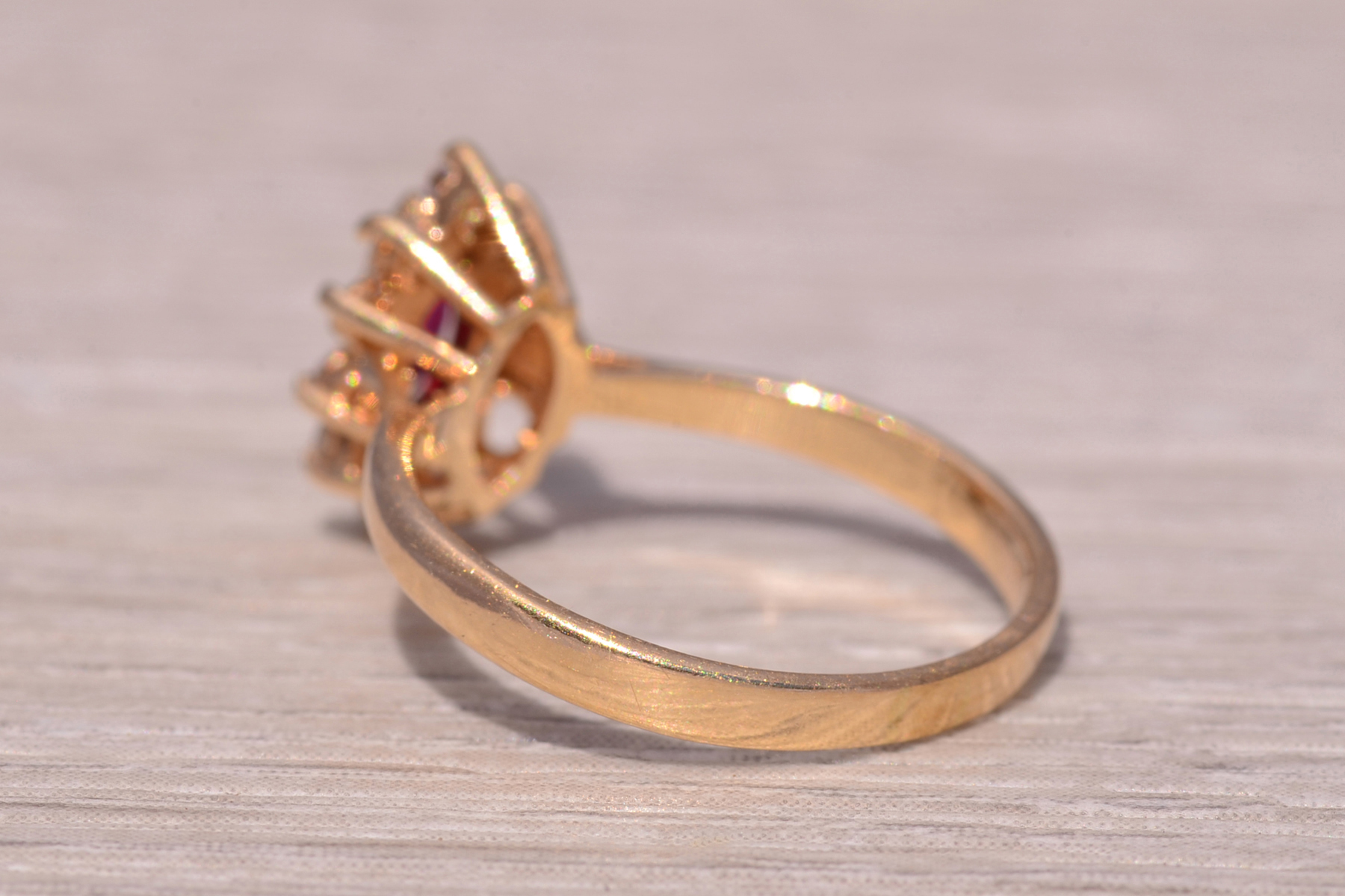 The Ruby Radiance: Ruby and Diamond Ring in Yellow Gold - Image 3