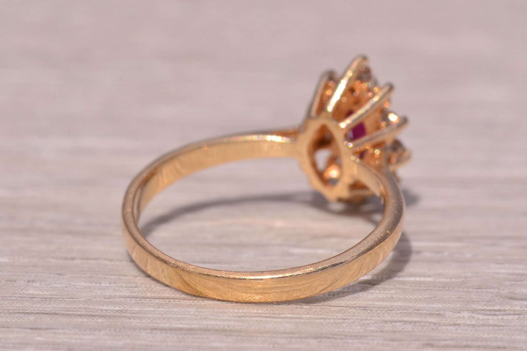 The Ruby Radiance: Ruby and Diamond Ring in Yellow Gold - Image 4