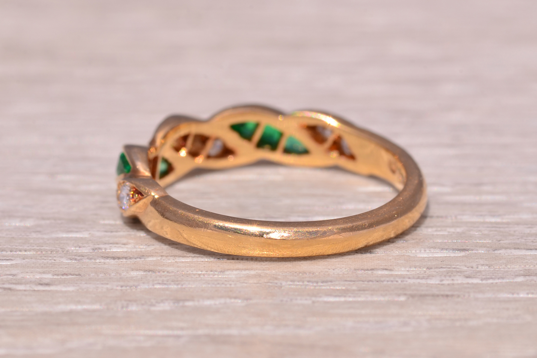 The Emerald Twist: Oscar Heyman Emerald and Diamond Ring in Yellow Gold - Image 4