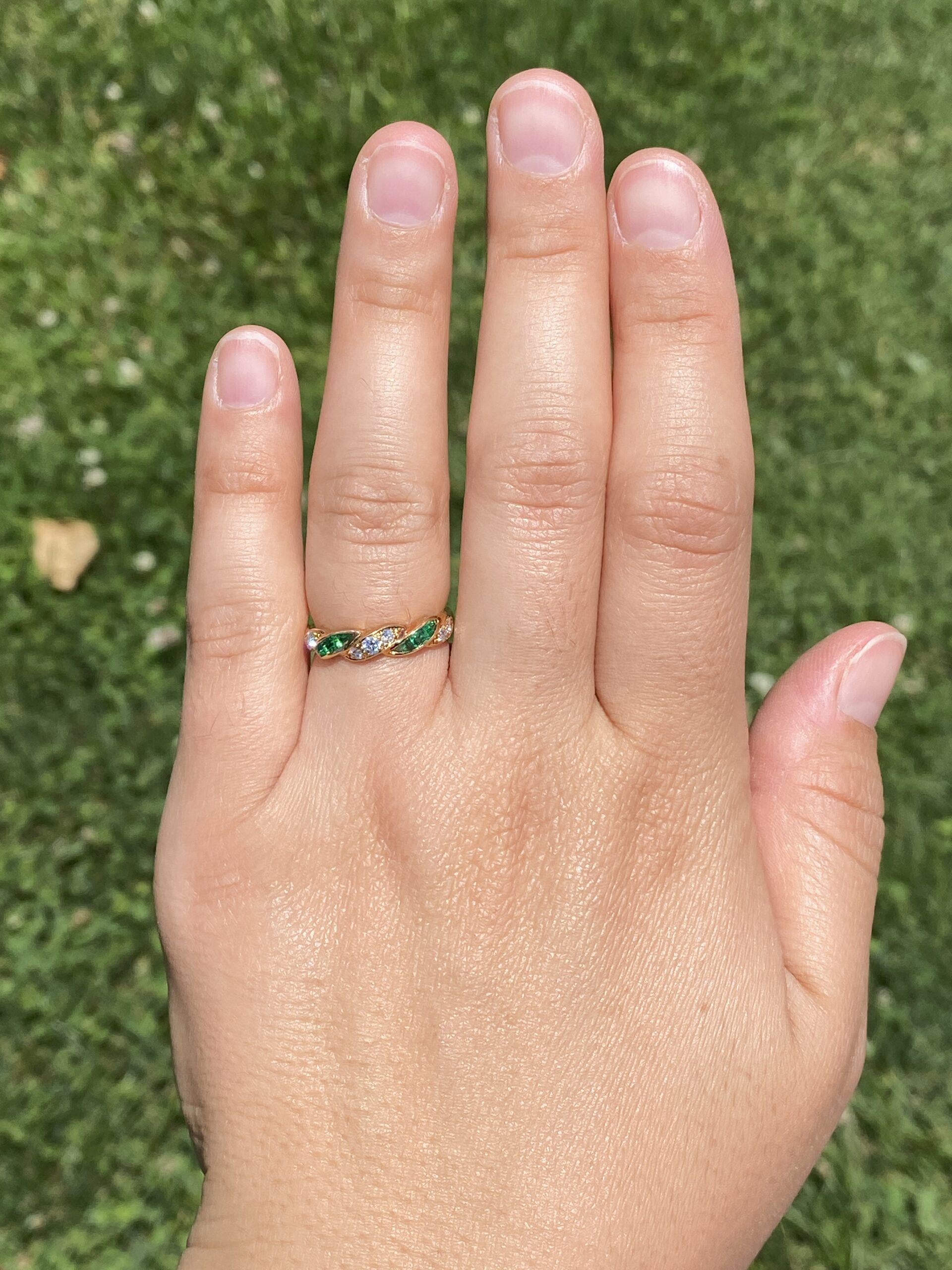 The Emerald Twist: Oscar Heyman Emerald and Diamond Ring in Yellow Gold - Image 8