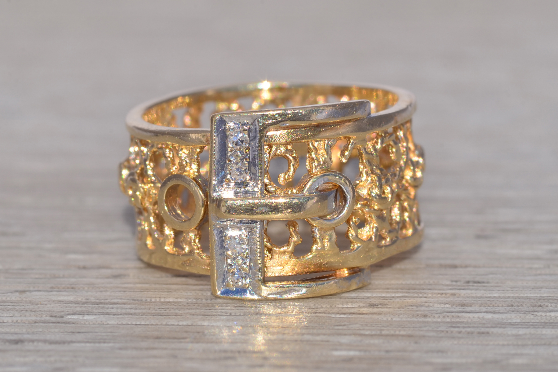 The Buckle Motif: Natural Diamond Ring in Yellow and White Gold - Image 2
