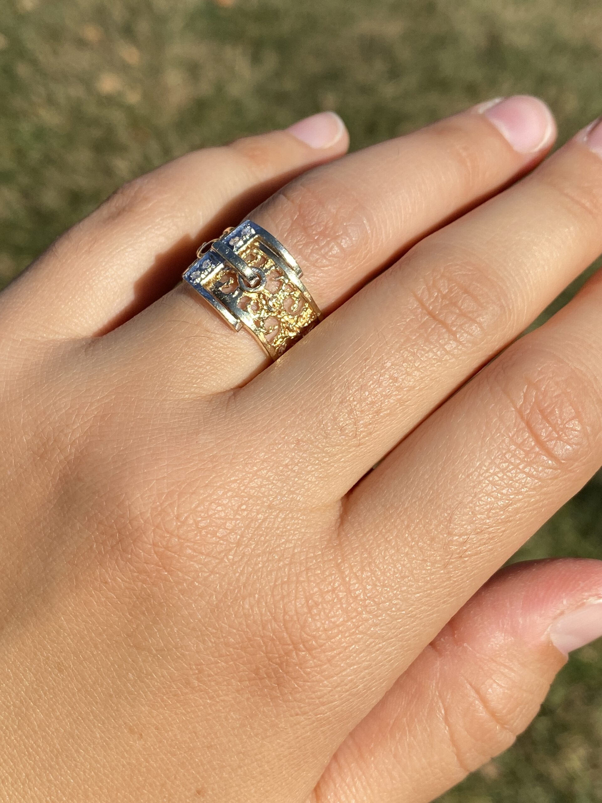 The Buckle Motif: Natural Diamond Ring in Yellow and White Gold - Image 9