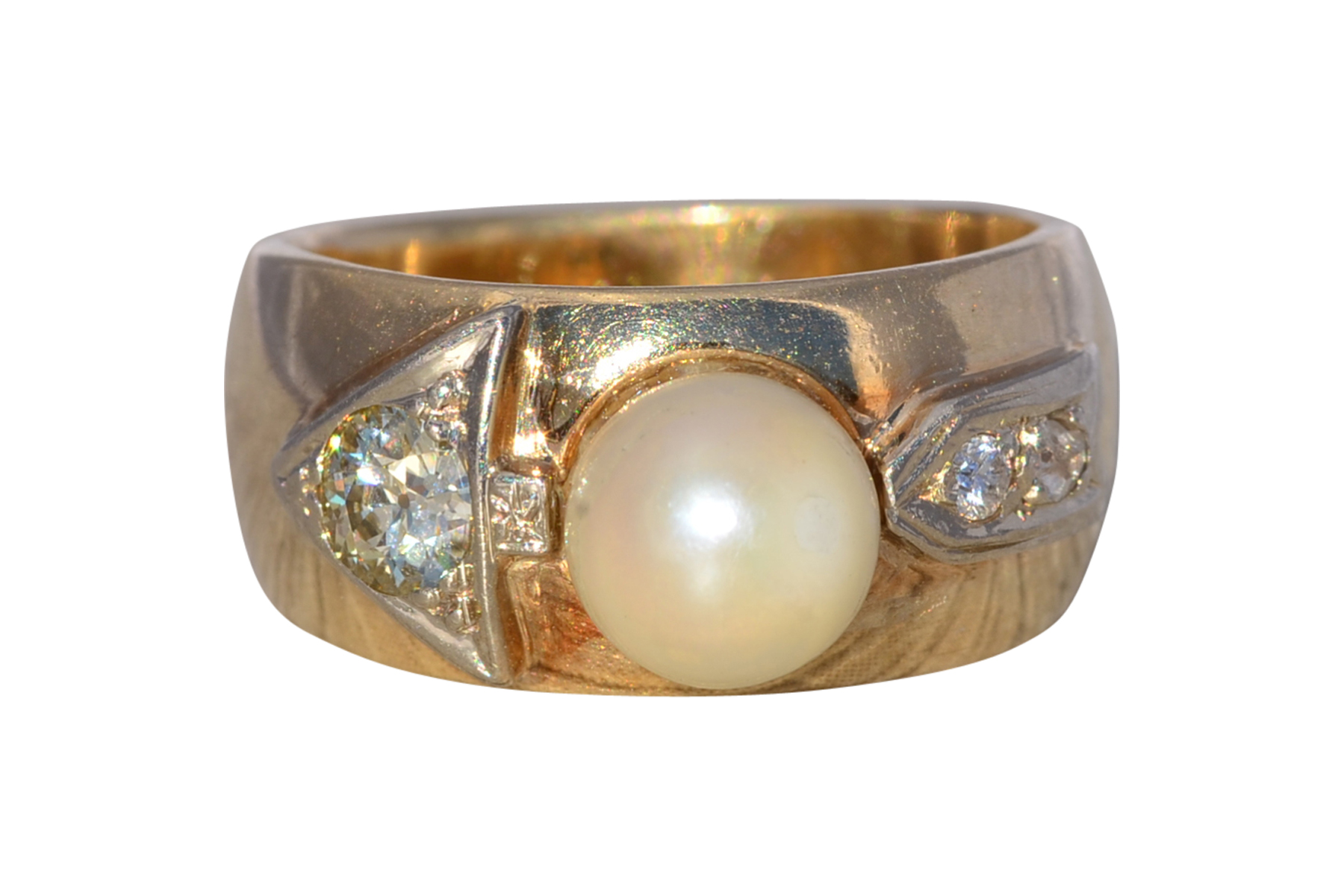 The February Promise: Pearl and Natural Diamond Ring in Yellow Gold