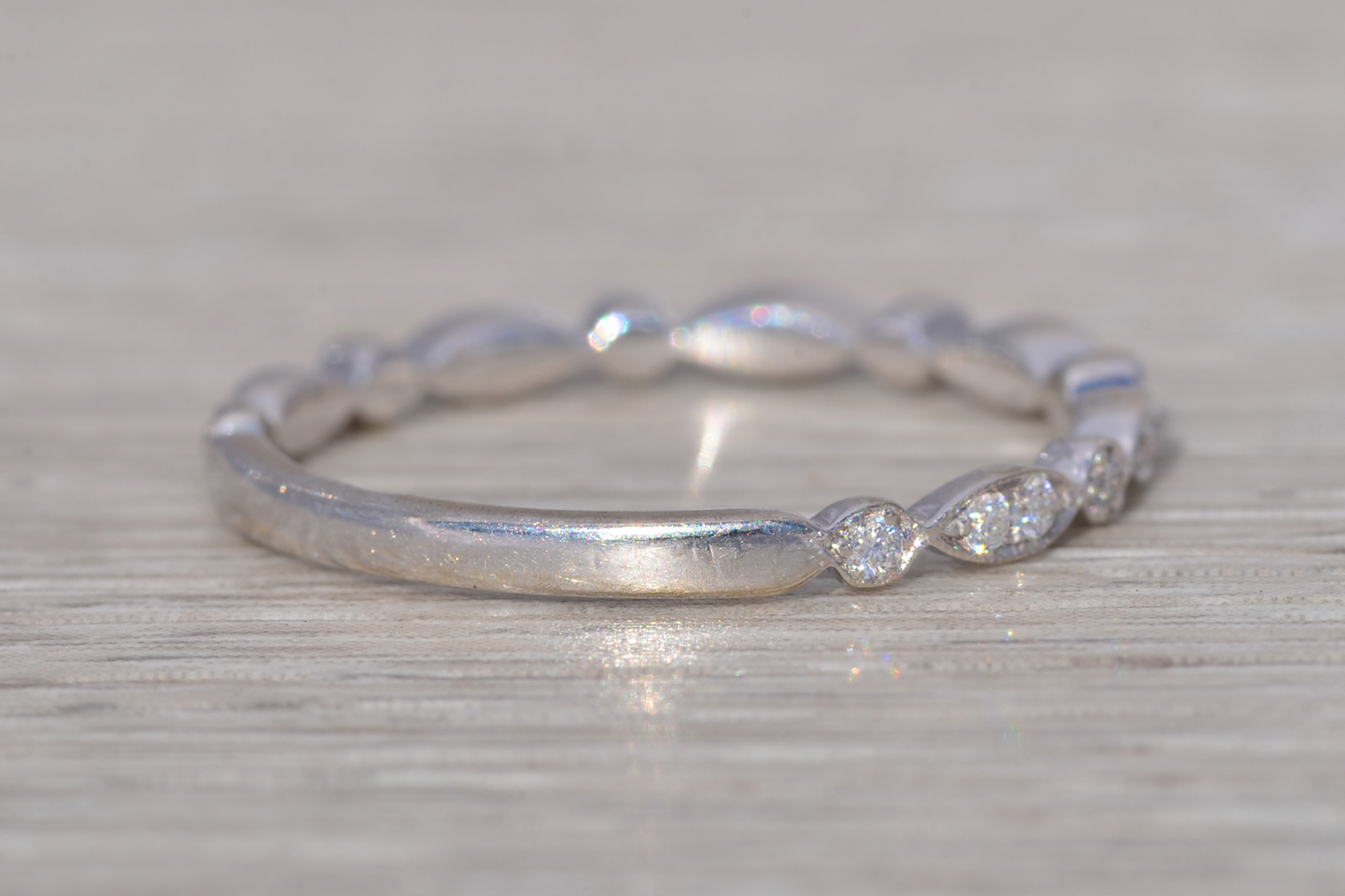 The Whispering Vine: Natural Diamond Band in White Gold - Image 5