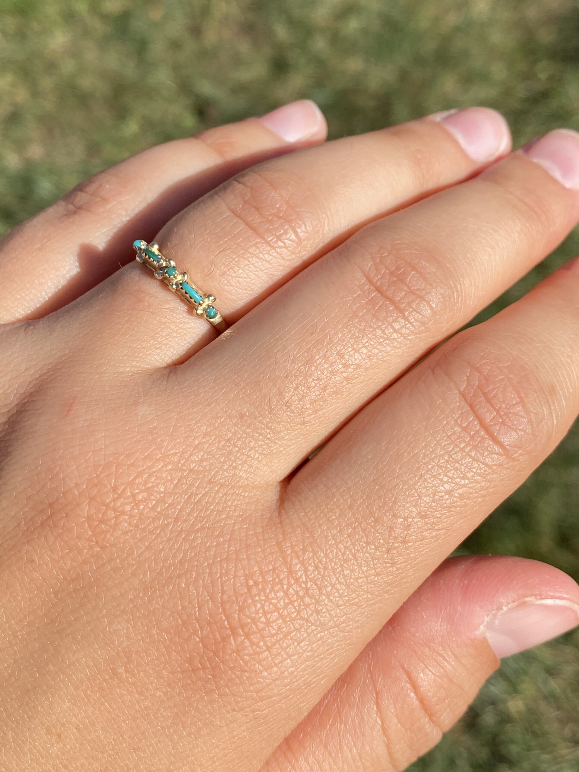 The Zuni Horizon: Turquoise Ring in Yellow Gold - Image 9