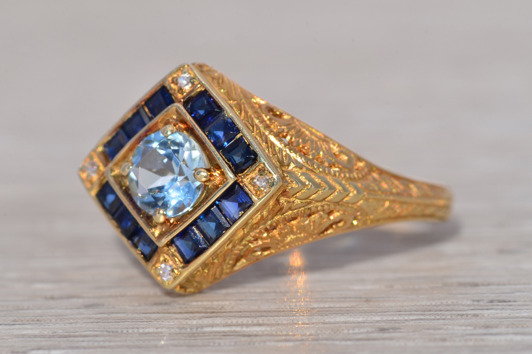 The Deco Revival: Aquamarine, Sapphire, and Natural Diamond Ring in Yellow Gold - Image 3