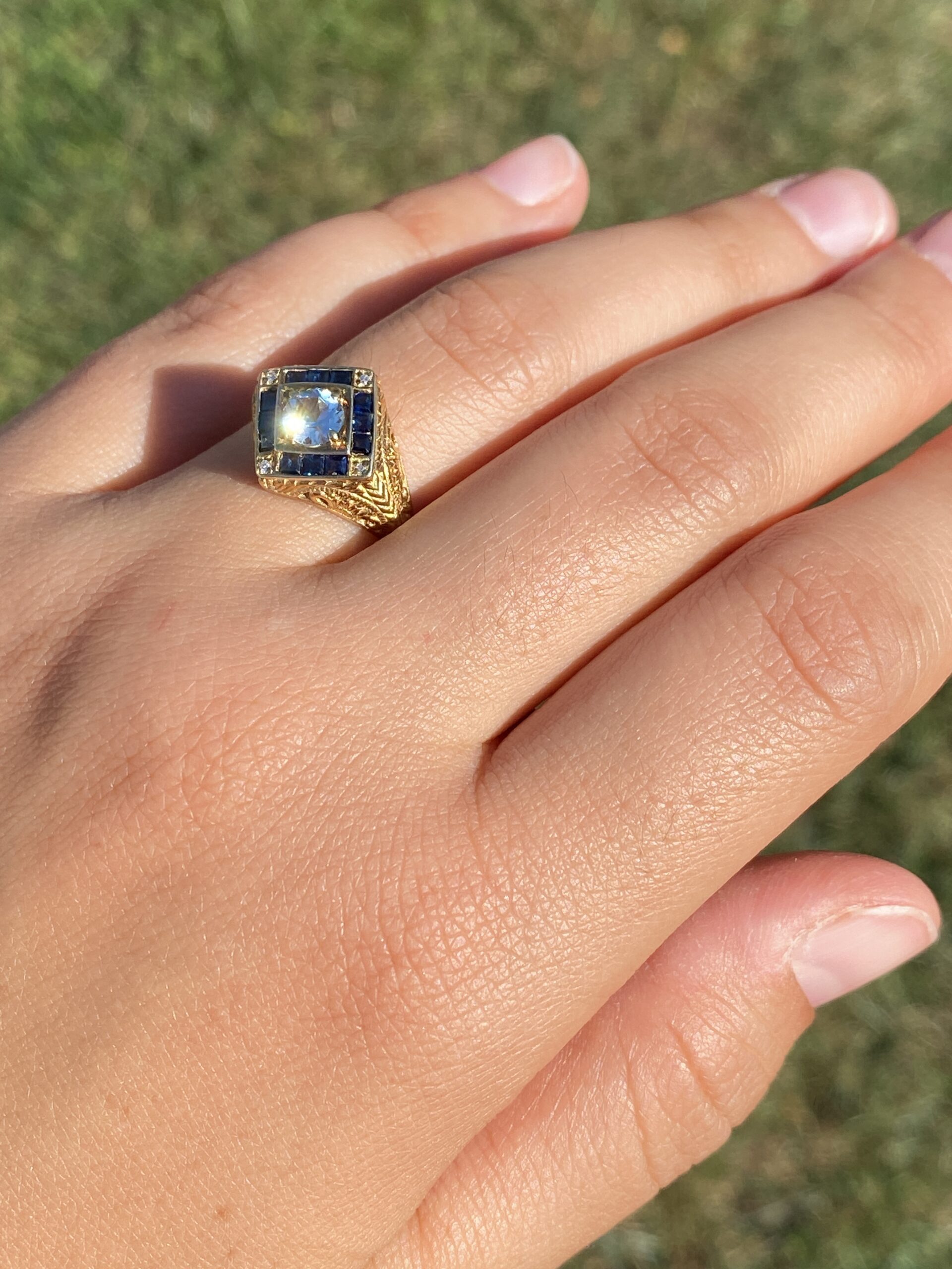 The Deco Revival: Aquamarine, Sapphire, and Natural Diamond Ring in Yellow Gold - Image 9