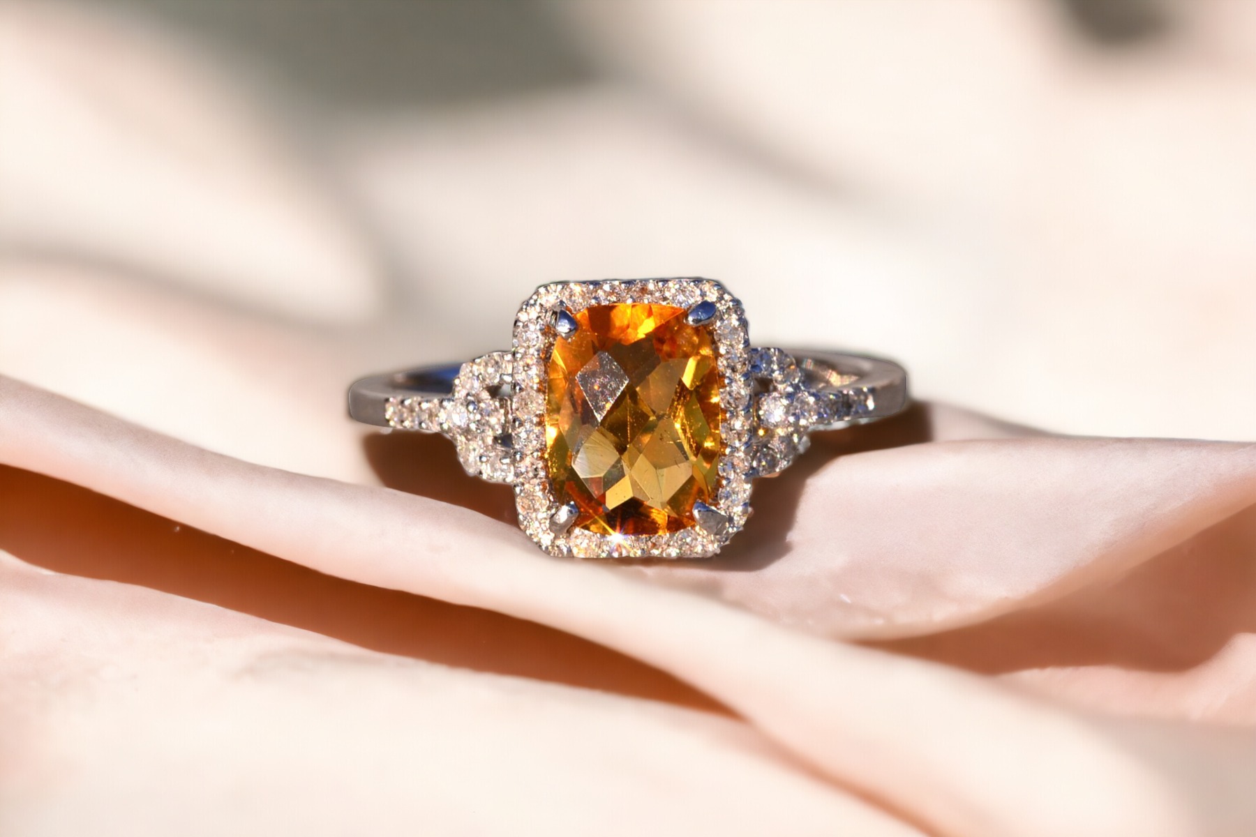 The 21st Avenue: Citrine and Diamond Ring in White Gold - Image 11