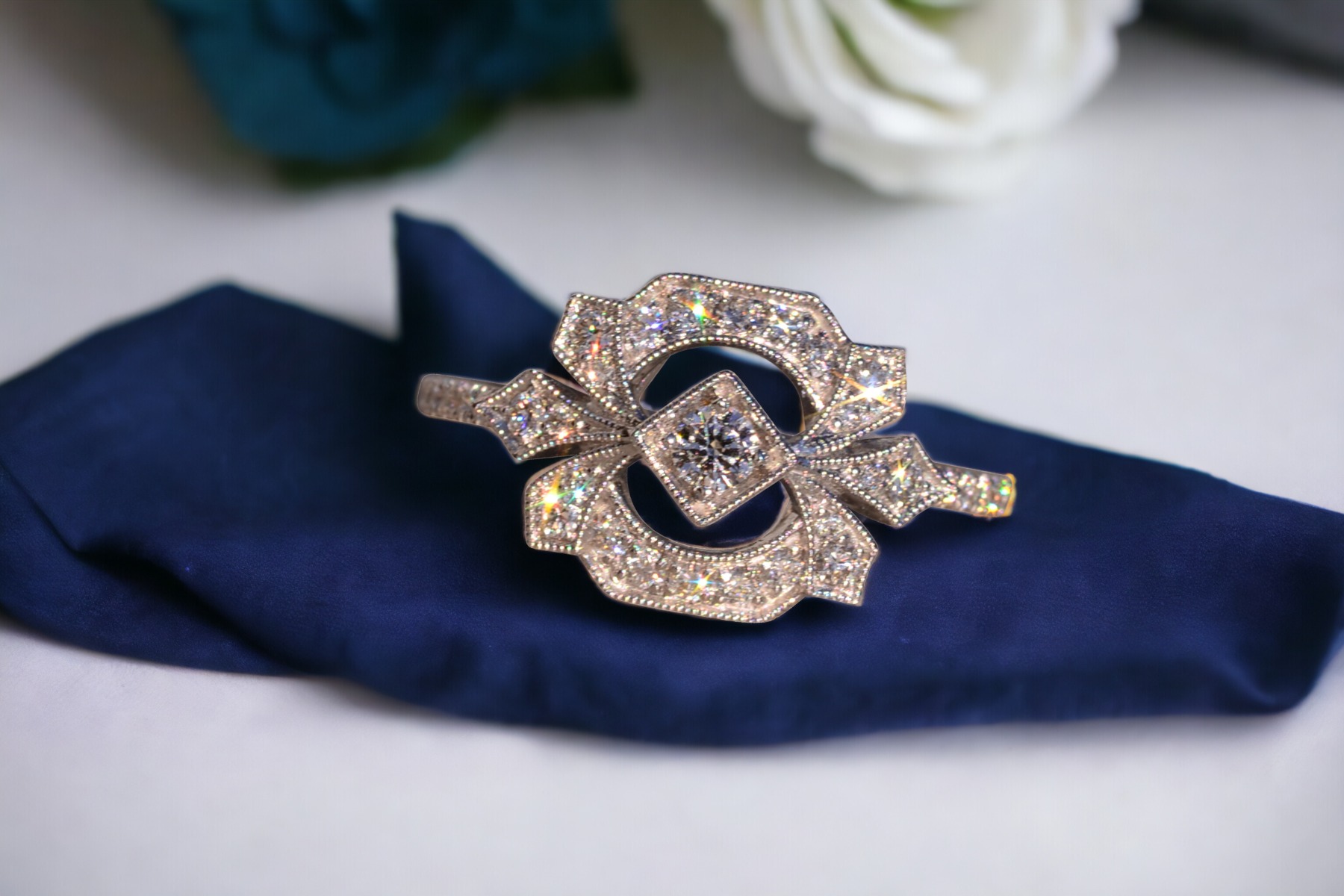 The 39th Avenue: Gabriel & Company Ring with Natural Diamonds - Image 11