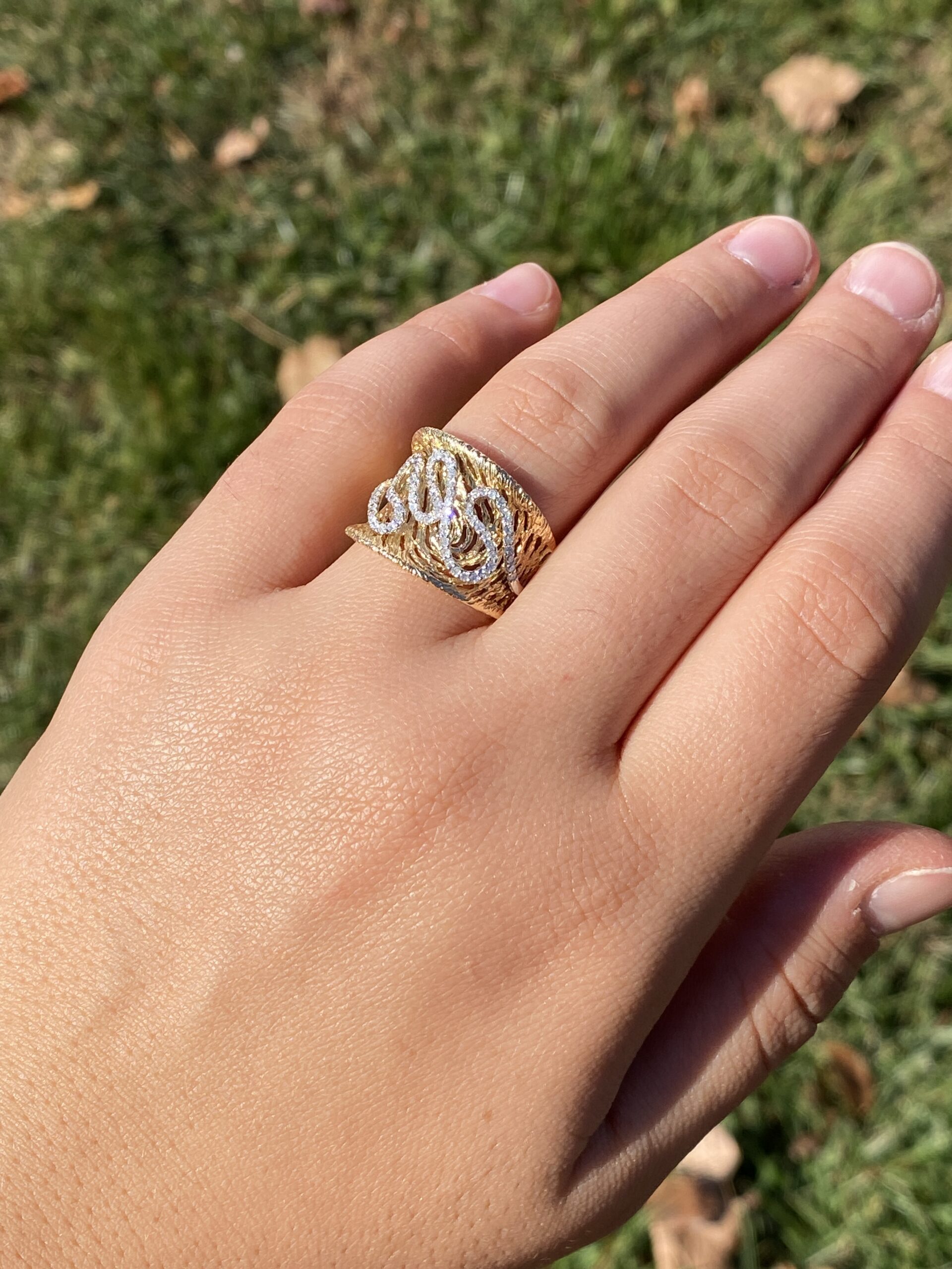 The 69th Avenue: Contemporary Yellow Gold Cocktail Ring set with Natural Diamonds - Image 9