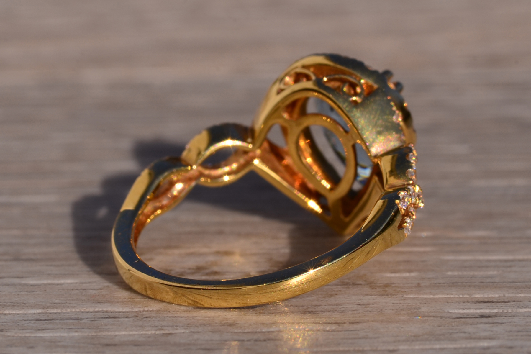 The 30th Avenue: Pear Shaped Aquamarine and Diamond Halo Ring in Yellow Gold - Image 5
