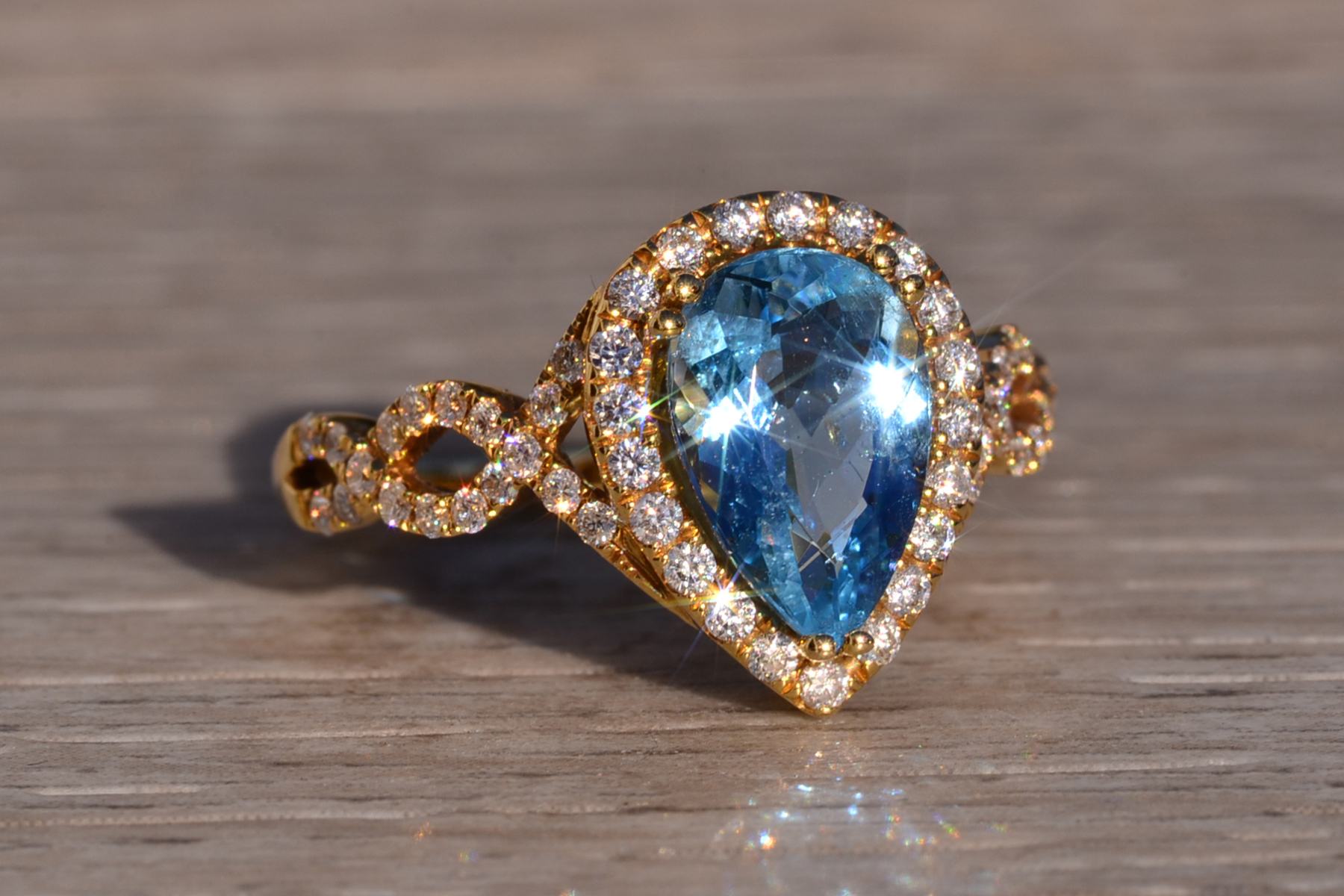 The 30th Avenue: Pear Shaped Aquamarine and Diamond Halo Ring in Yellow Gold - Image 6