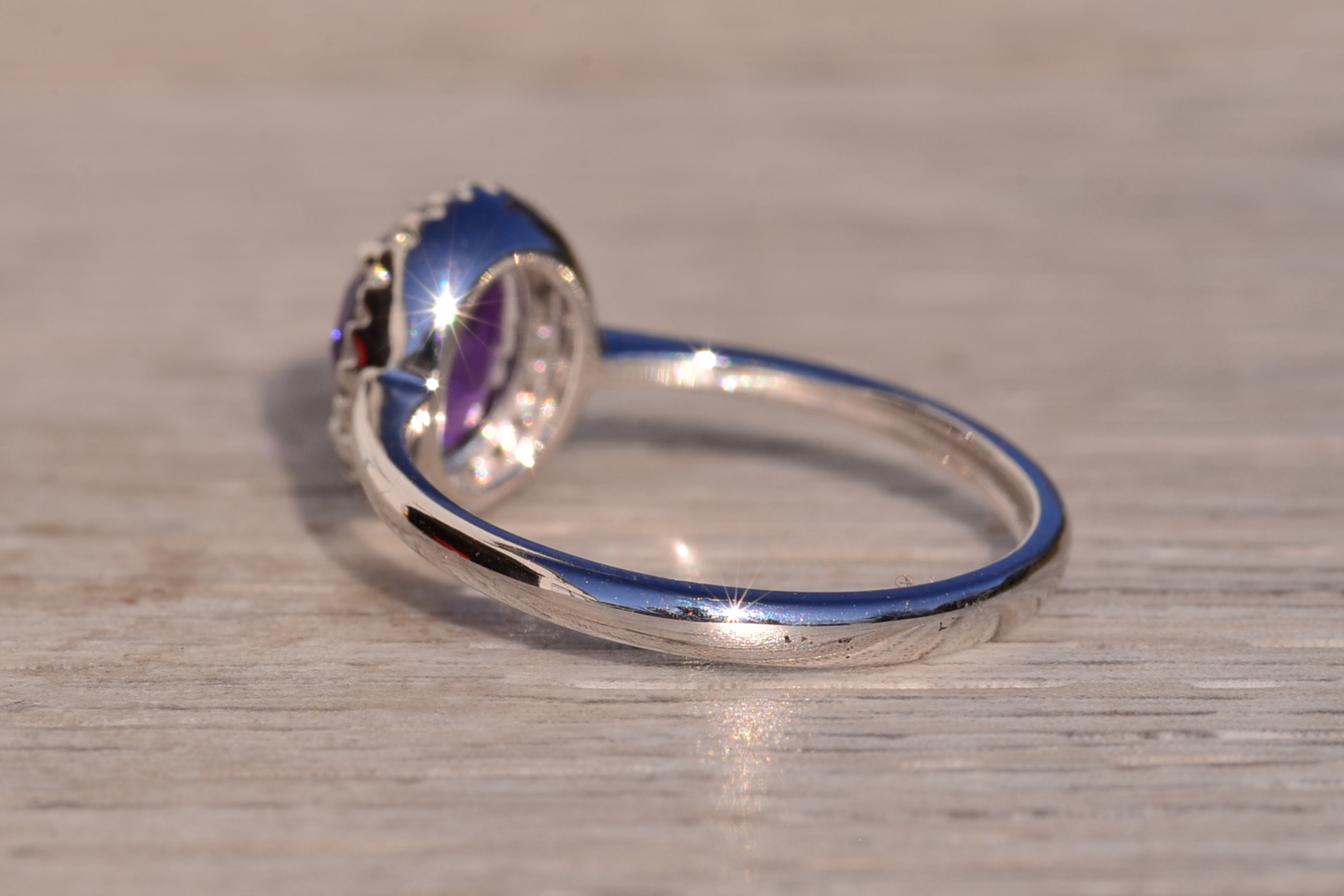 The 45th Avenue: Amethyst and Diamond Halo Ring in White Gold - Image 4