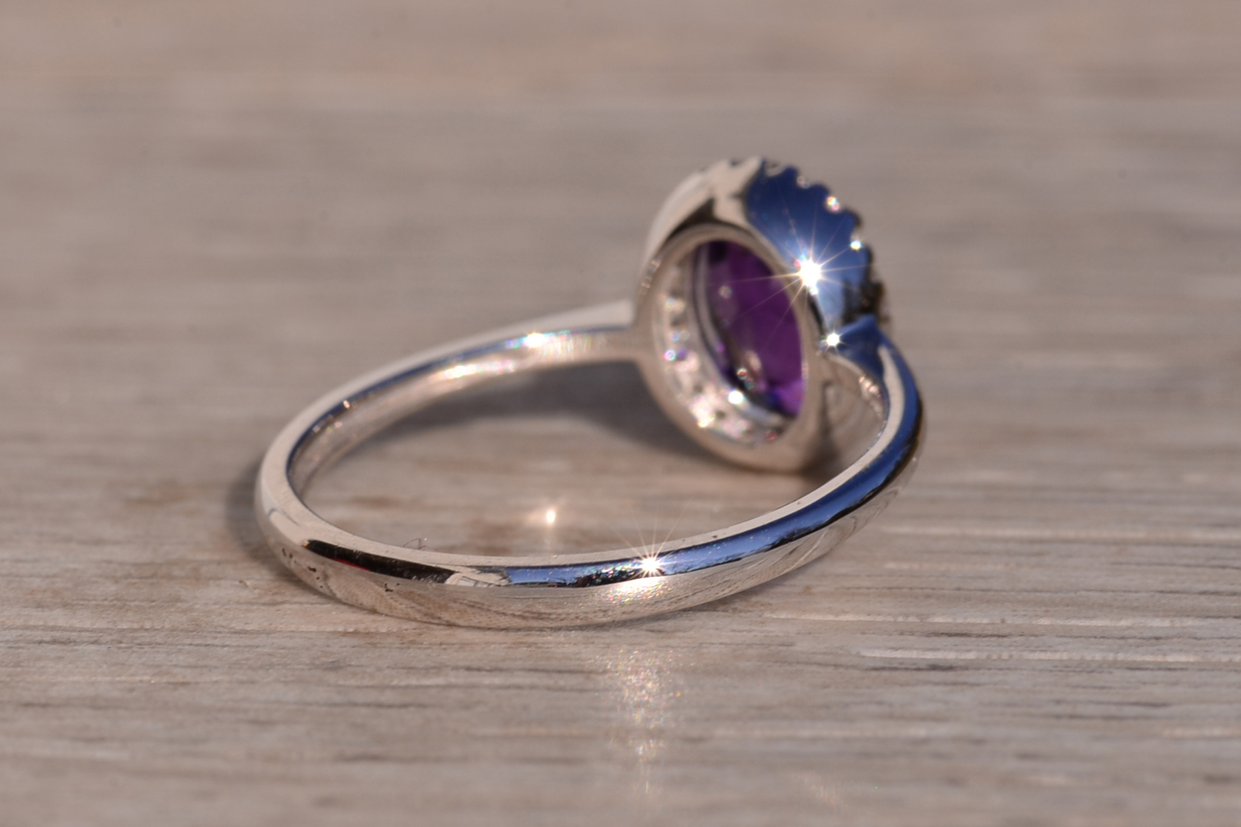 The 45th Avenue: Amethyst and Diamond Halo Ring in White Gold - Image 5