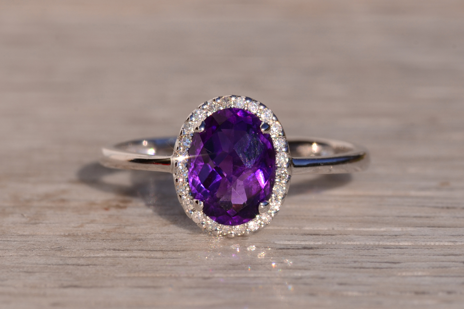 The 45th Avenue: Amethyst and Diamond Halo Ring in White Gold - Image 7