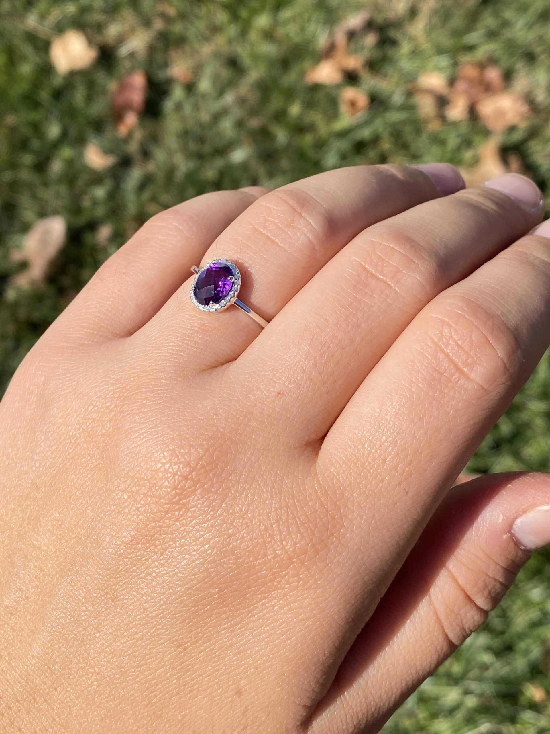 The 45th Avenue: Amethyst and Diamond Halo Ring in White Gold - Image 9