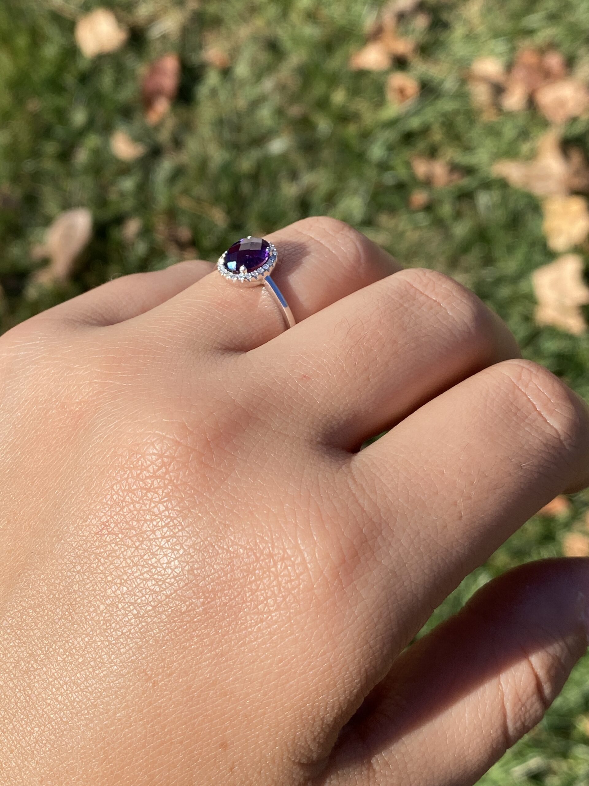The 45th Avenue: Amethyst and Diamond Halo Ring in White Gold - Image 10
