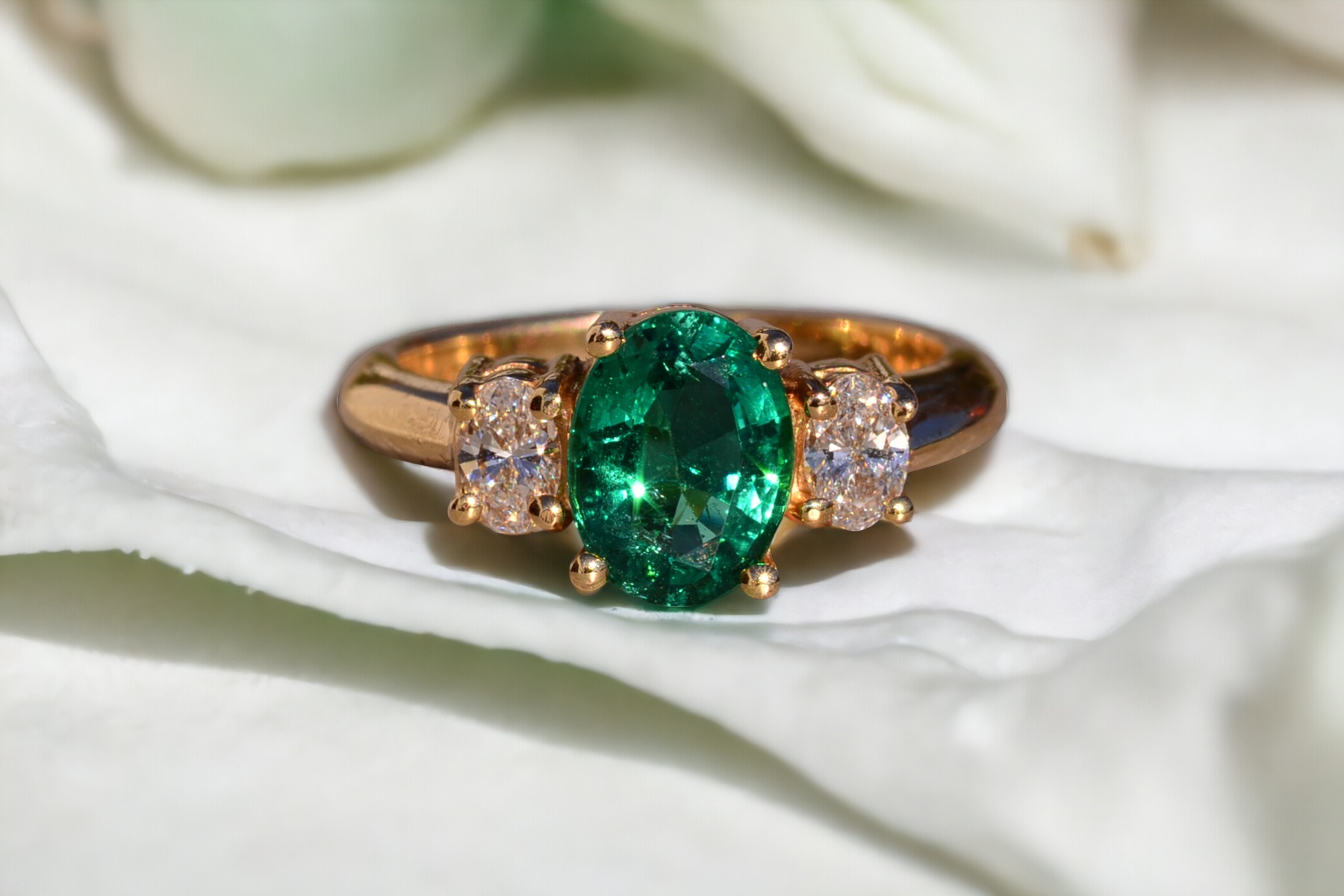 The 43rd Avenue: Tourmaline and Diamond Ring in Yellow Gold - Image 11