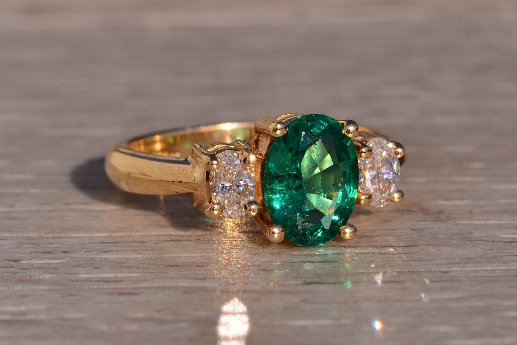 The 43rd Avenue: Tourmaline and Diamond Ring in Yellow Gold - Image 6