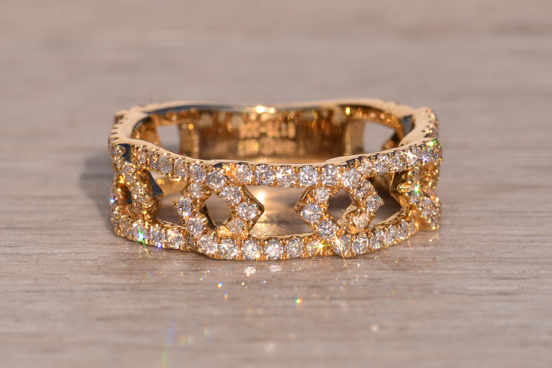The 44th Avenue: Diamond Set Curb Link Ring in Yellow Gold - Image 6