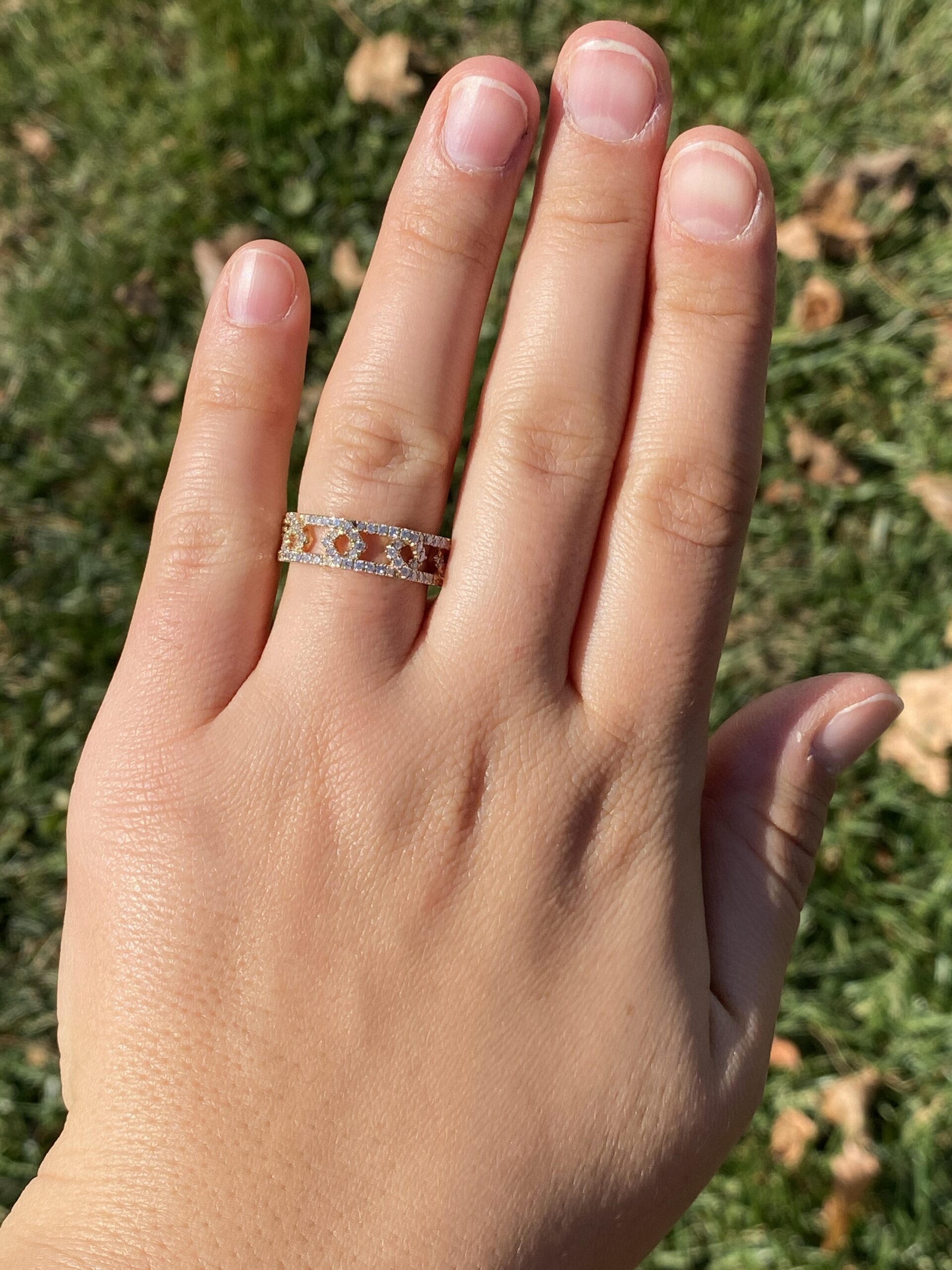 The 44th Avenue: Diamond Set Curb Link Ring in Yellow Gold - Image 7