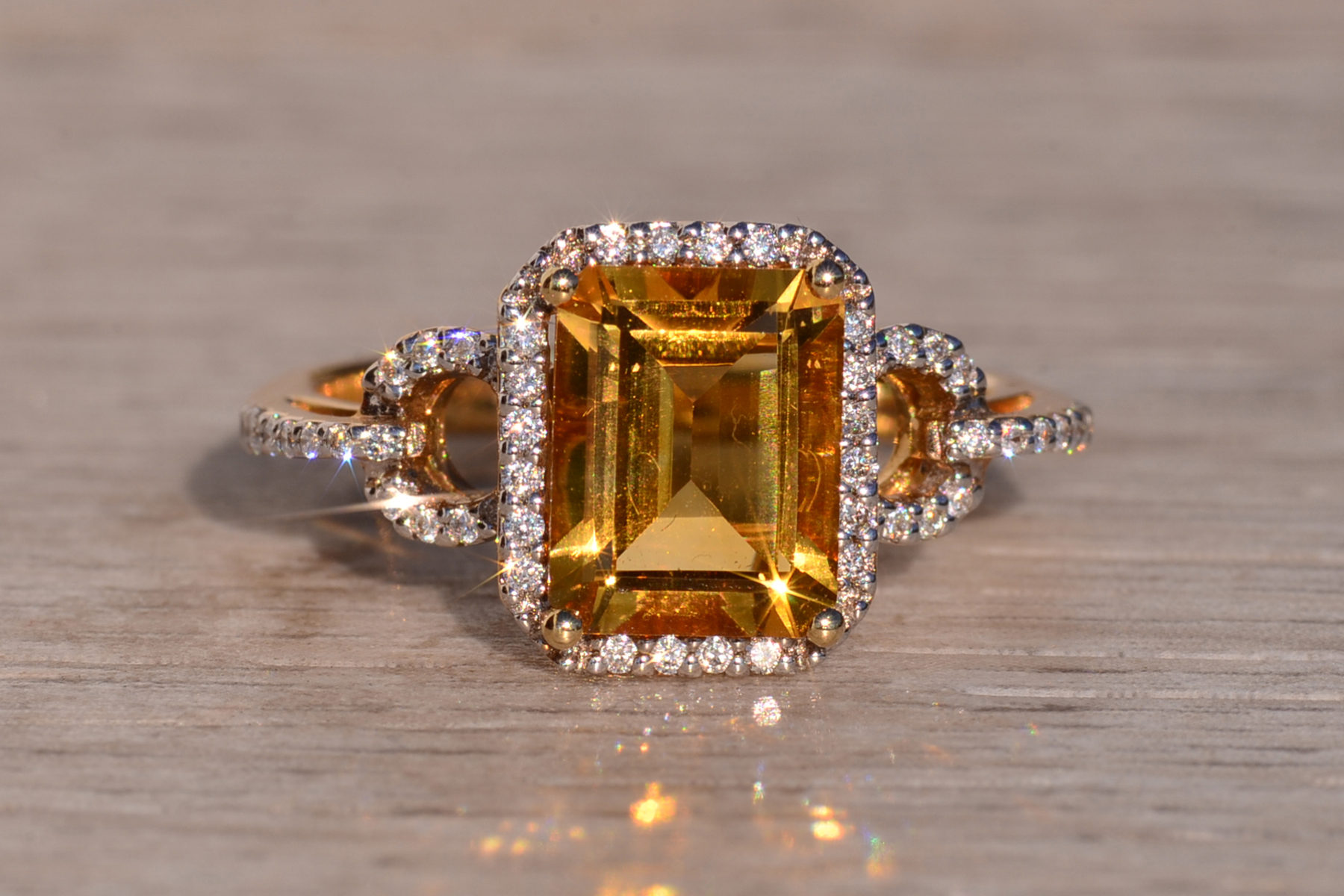 The 9th Avenue: Natural Citrine and Diamond Halo Ring in Yellow Gold - Image 2