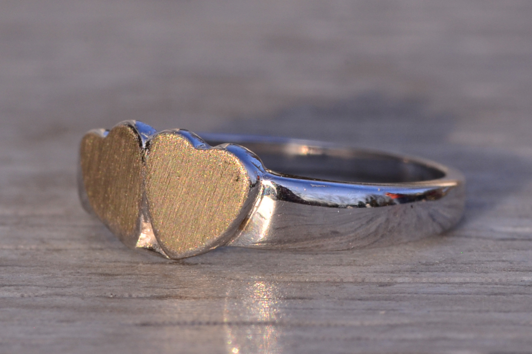 The 59th Street: Engravable Double Heart Signet Ring in White Gold - Image 3