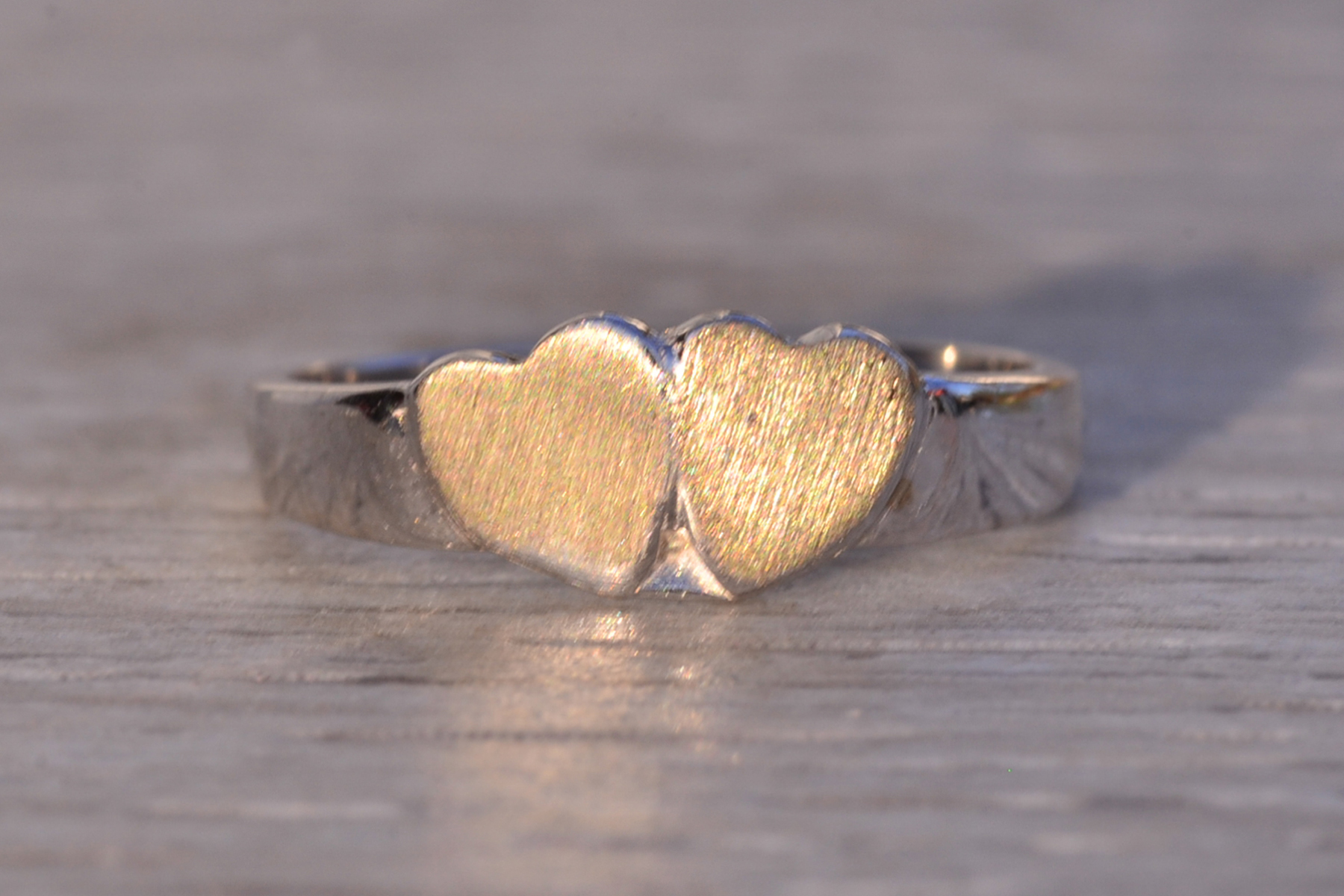The 59th Street: Engravable Double Heart Signet Ring in White Gold - Image 7