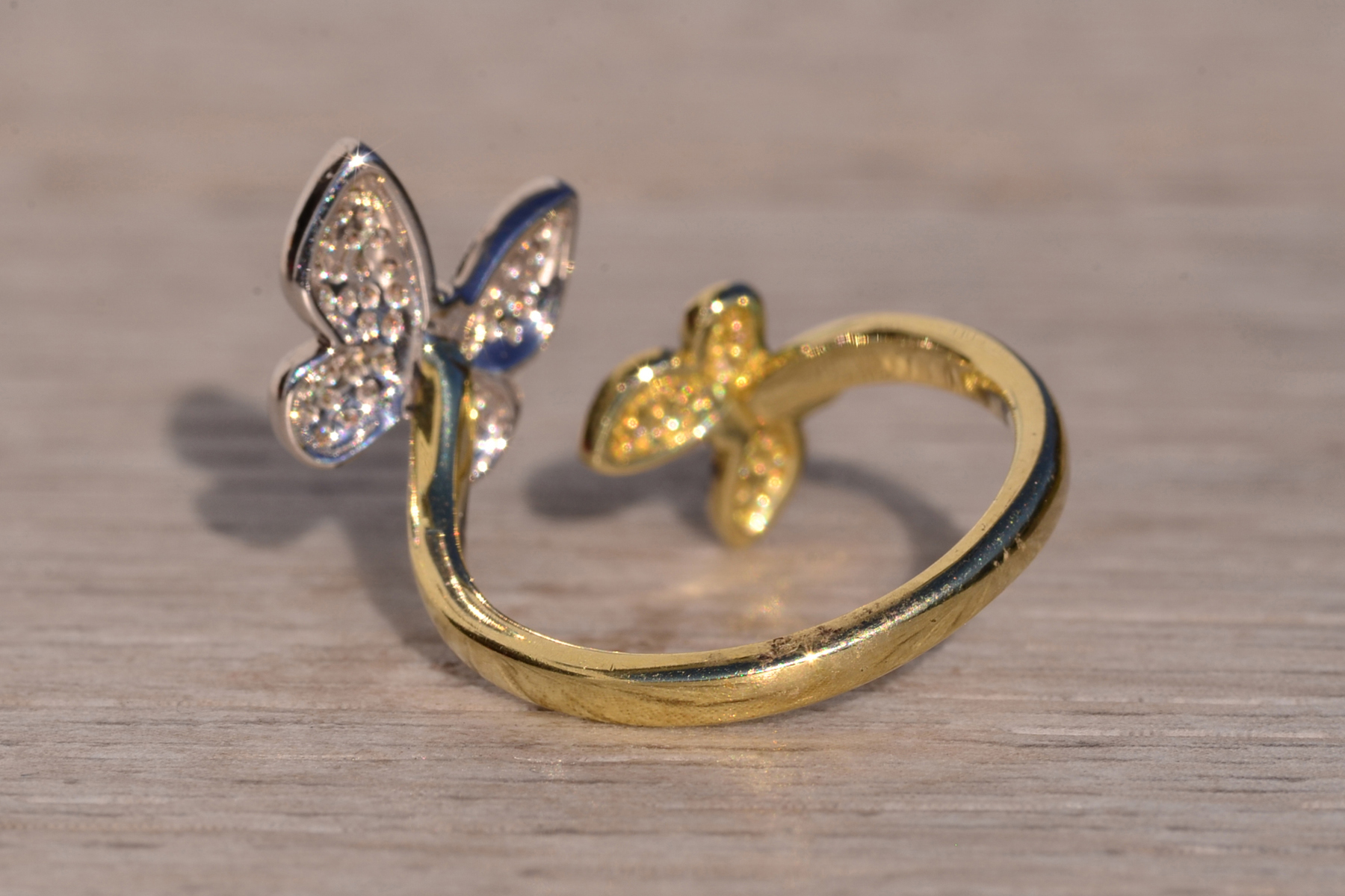 The 5th Avenue: Butterfly Bypass Ring in White and Yellow Gold - Image 4