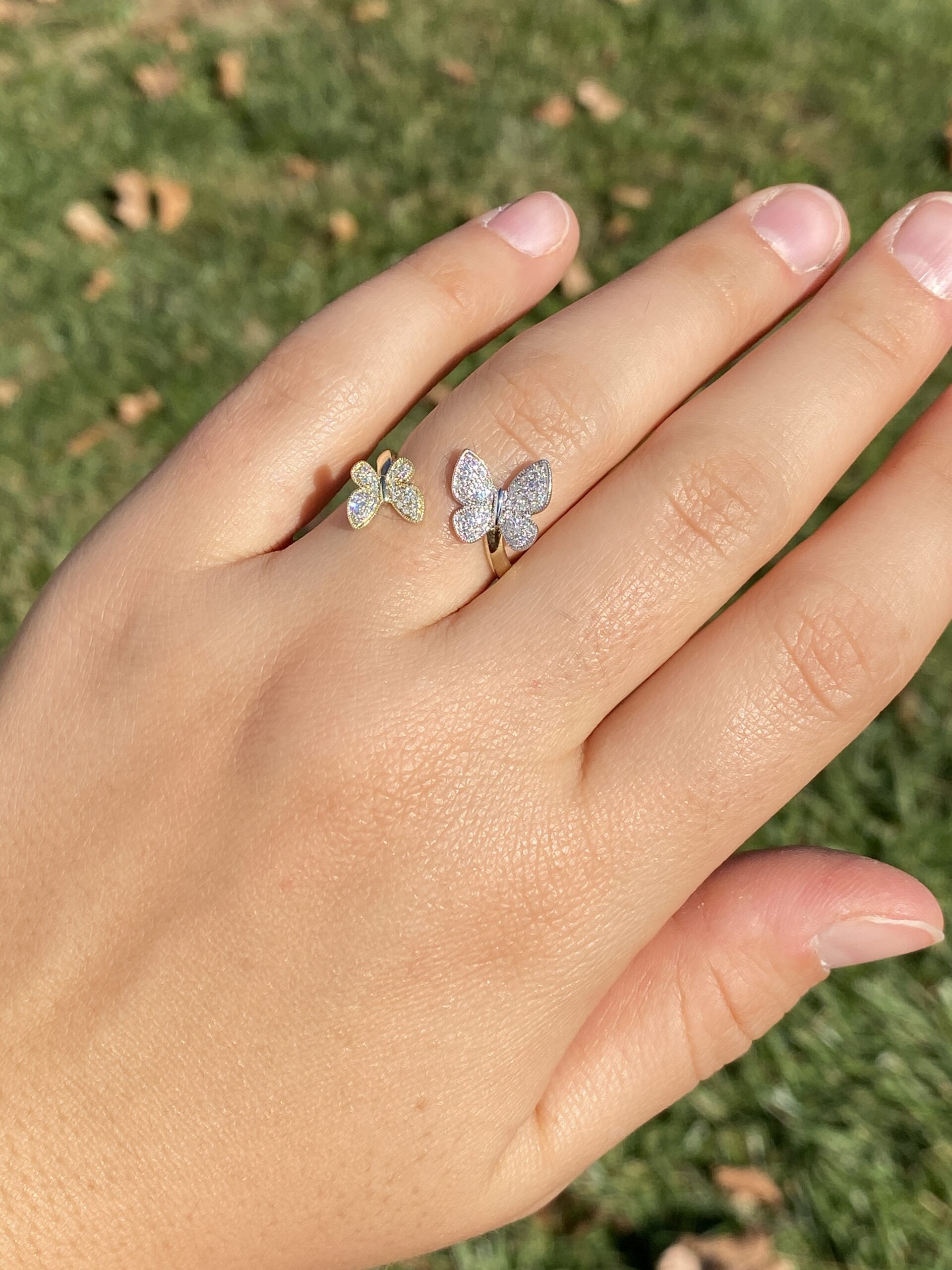 The 5th Avenue: Butterfly Bypass Ring in White and Yellow Gold - Image 9