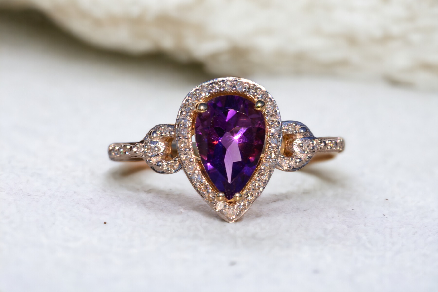 The 14th Avenue: Amethyst Halo Ring with Natural Diamonds in Yellow Gold - Image 11
