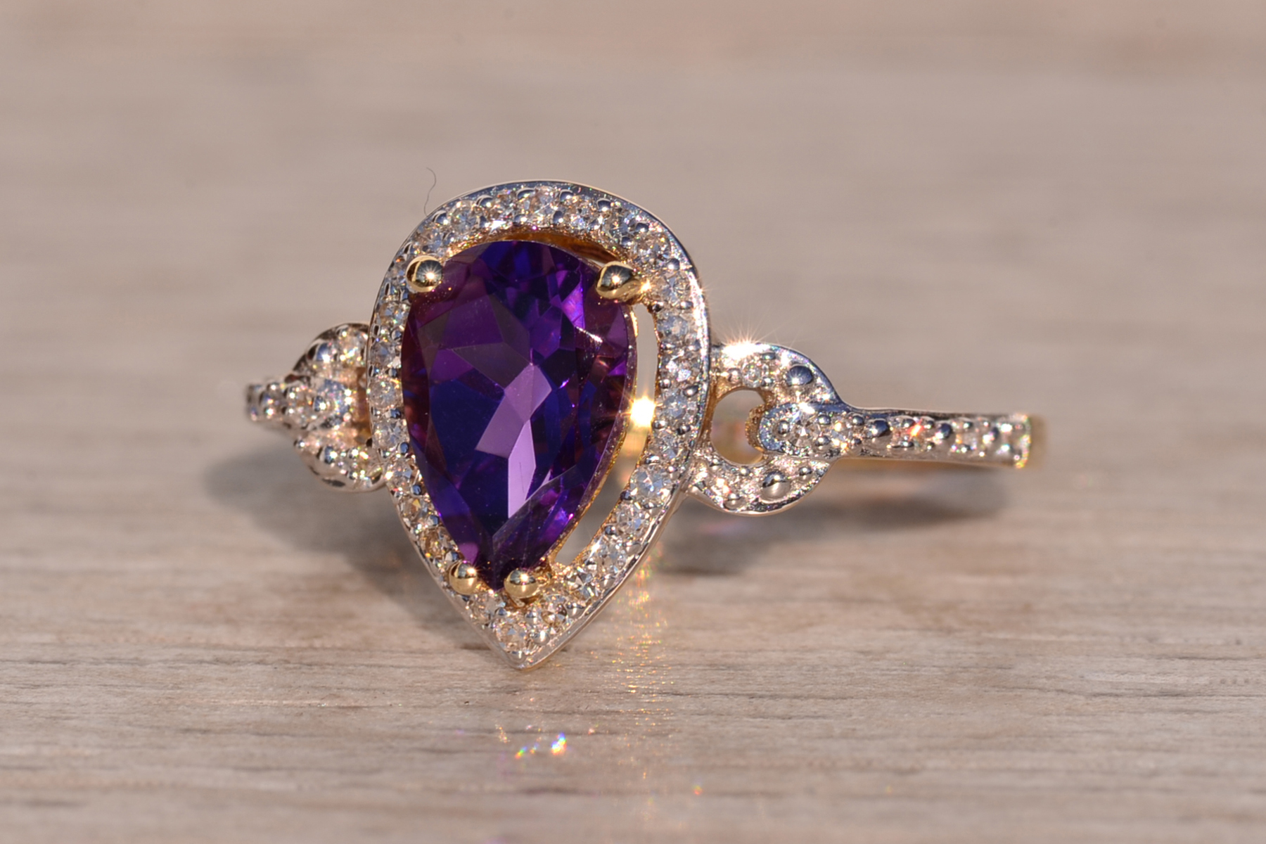 The 14th Avenue: Amethyst Halo Ring with Natural Diamonds in Yellow Gold - Image 3