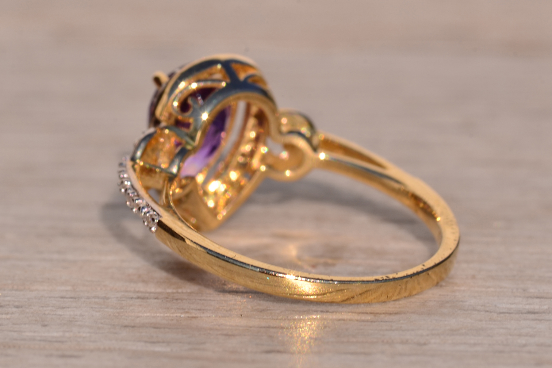 The 14th Avenue: Amethyst Halo Ring with Natural Diamonds in Yellow Gold - Image 4