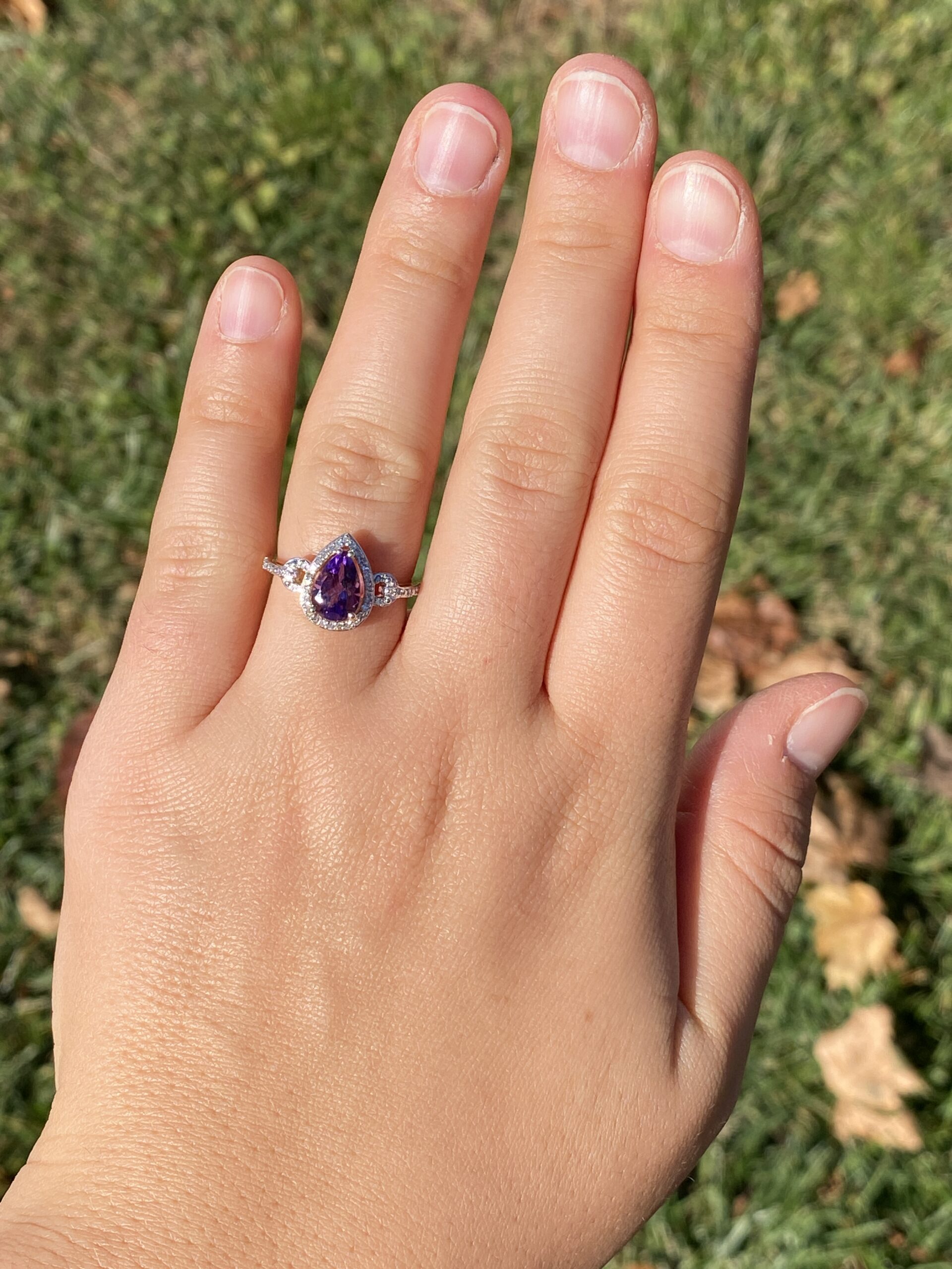 The 14th Avenue: Amethyst Halo Ring with Natural Diamonds in Yellow Gold - Image 8