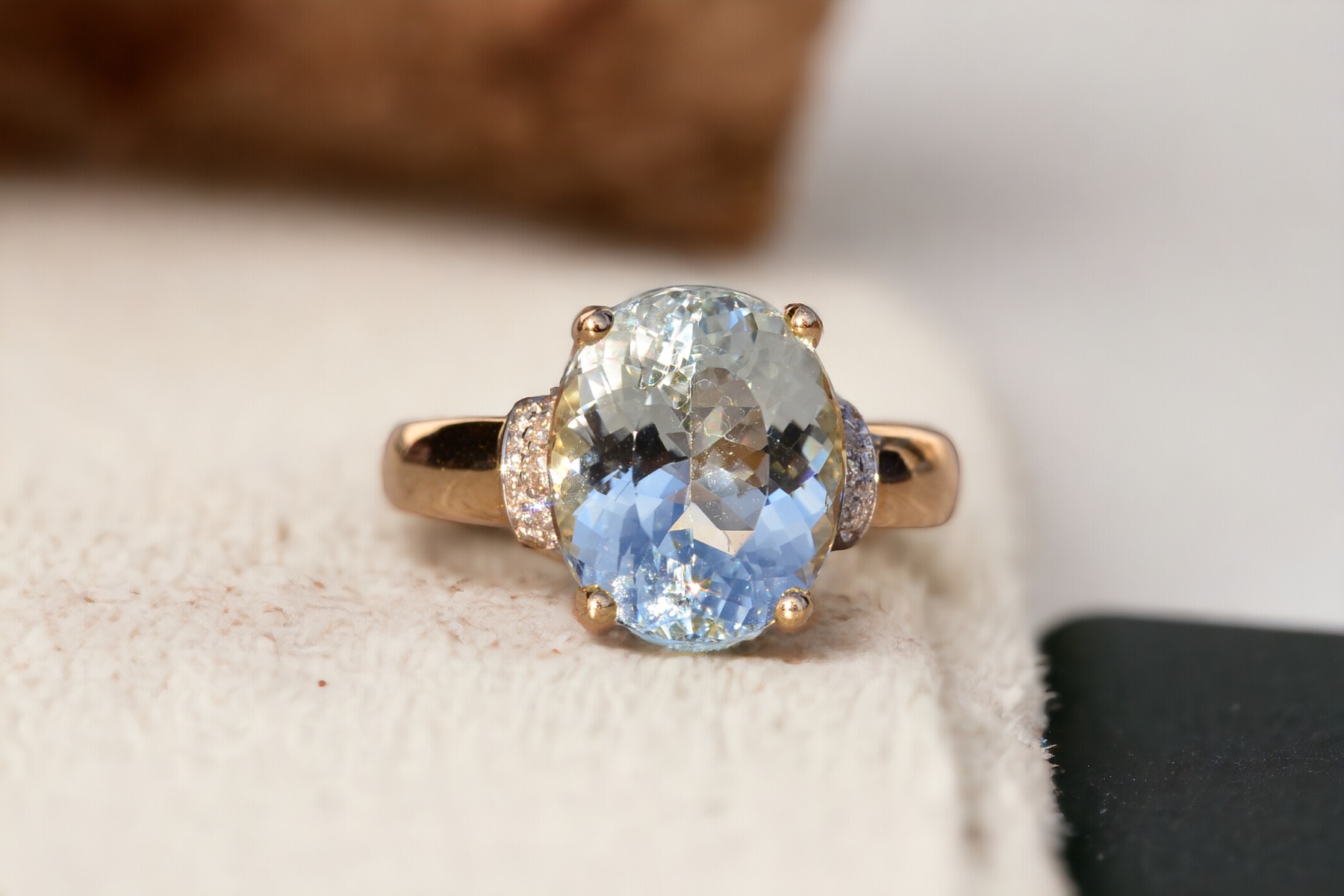 The 102nd Avenue: Aquamarine and Natural Diamond Ring in Yellow Gold - Image 11