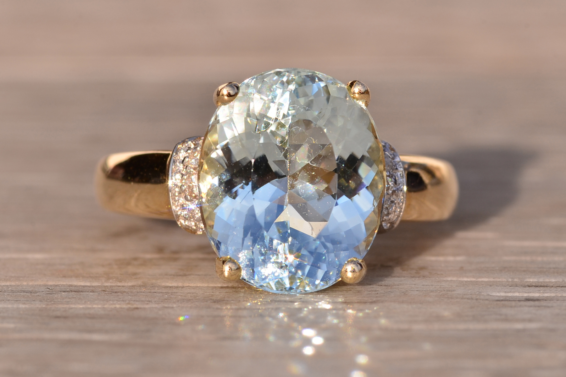 The 102nd Avenue: Aquamarine and Natural Diamond Ring in Yellow Gold - Image 2
