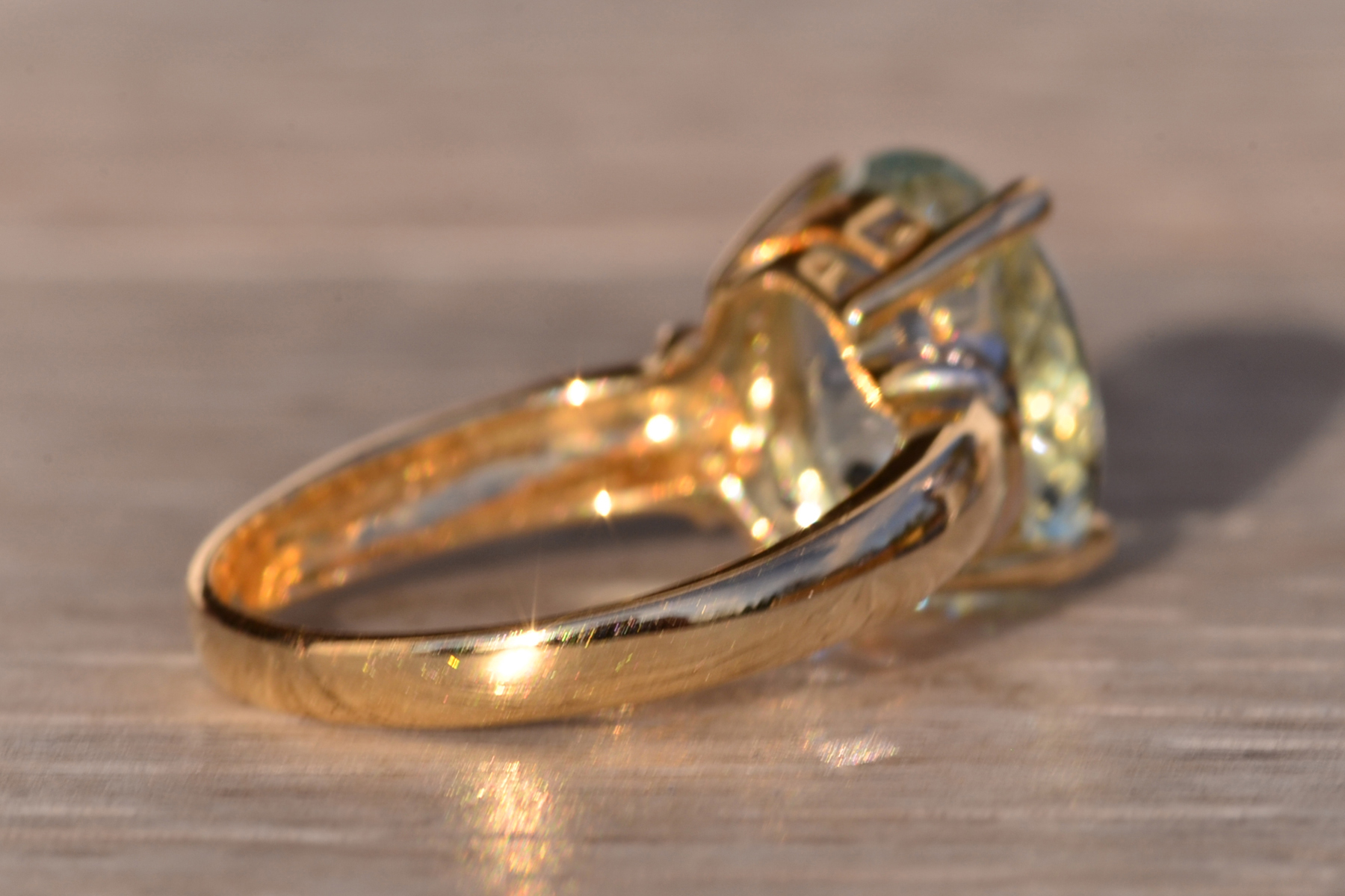 The 102nd Avenue: Aquamarine and Natural Diamond Ring in Yellow Gold - Image 5