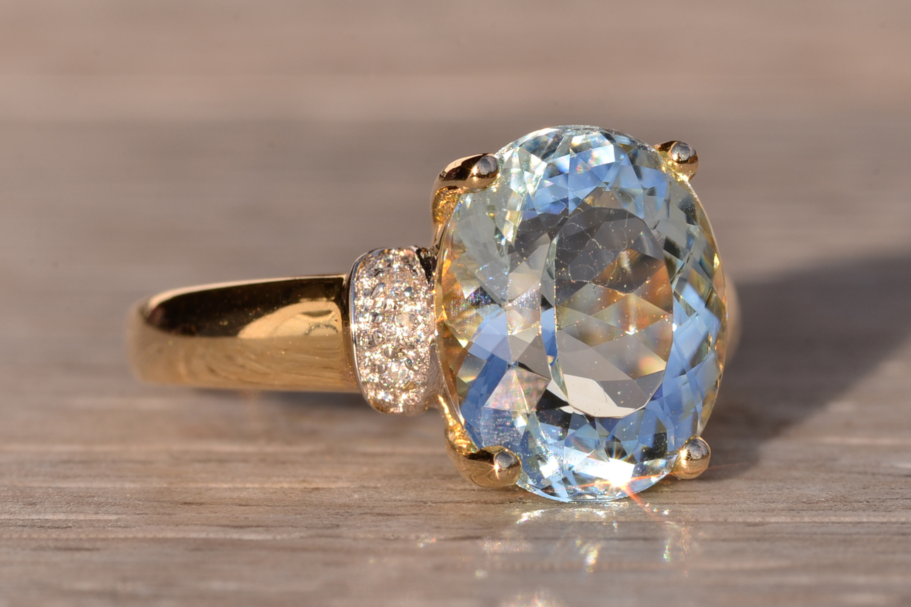 The 102nd Avenue: Aquamarine and Natural Diamond Ring in Yellow Gold - Image 6