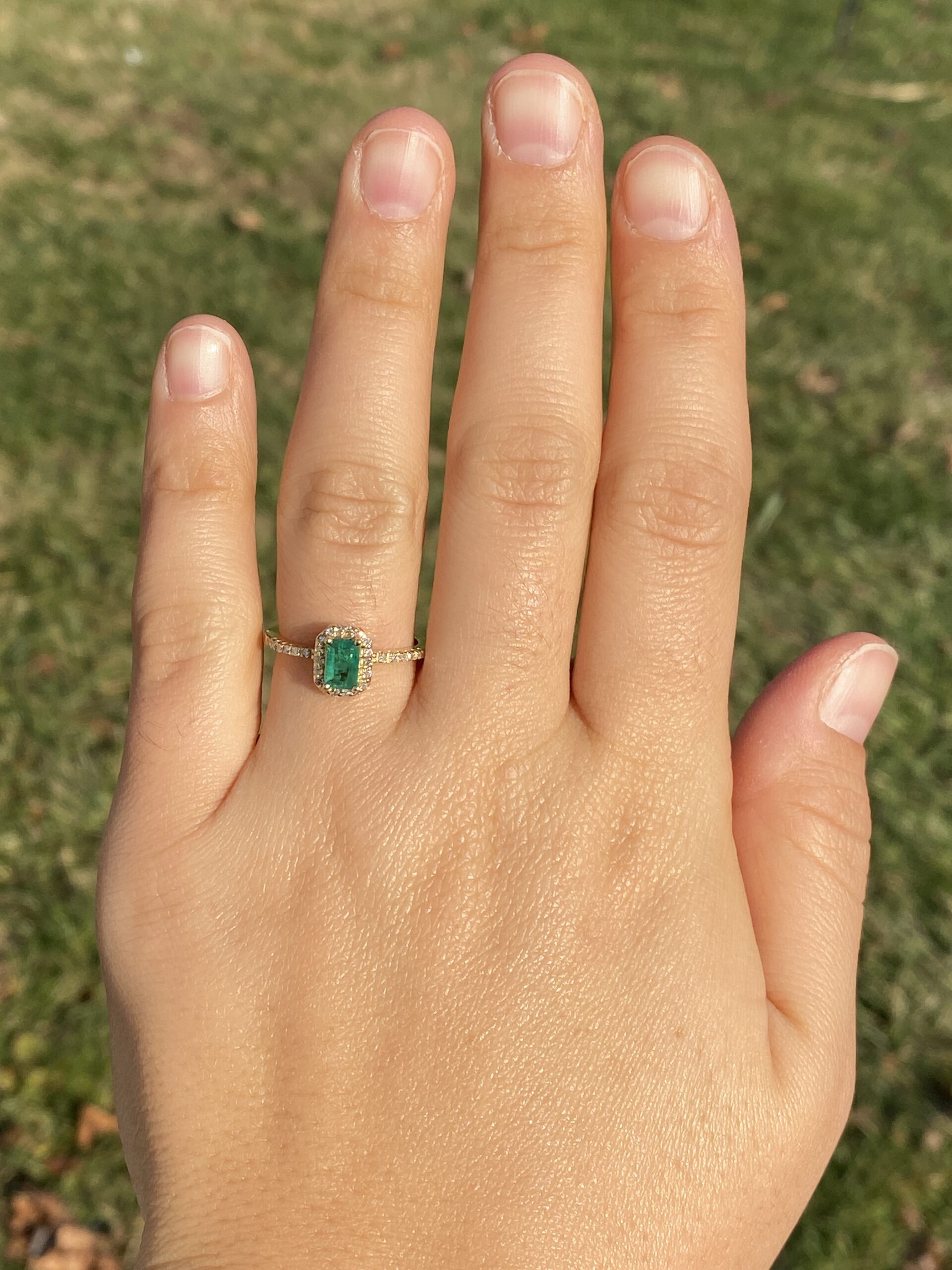 The 90th Avenue: Emerald Cut Natural Emerald Ring with Diamonds in Yellow Gold - Image 8
