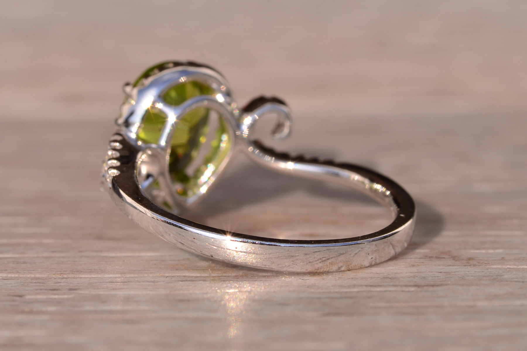 The 92nd Avenue: Peridot and Natural Diamond Ring in White Gold - Image 4