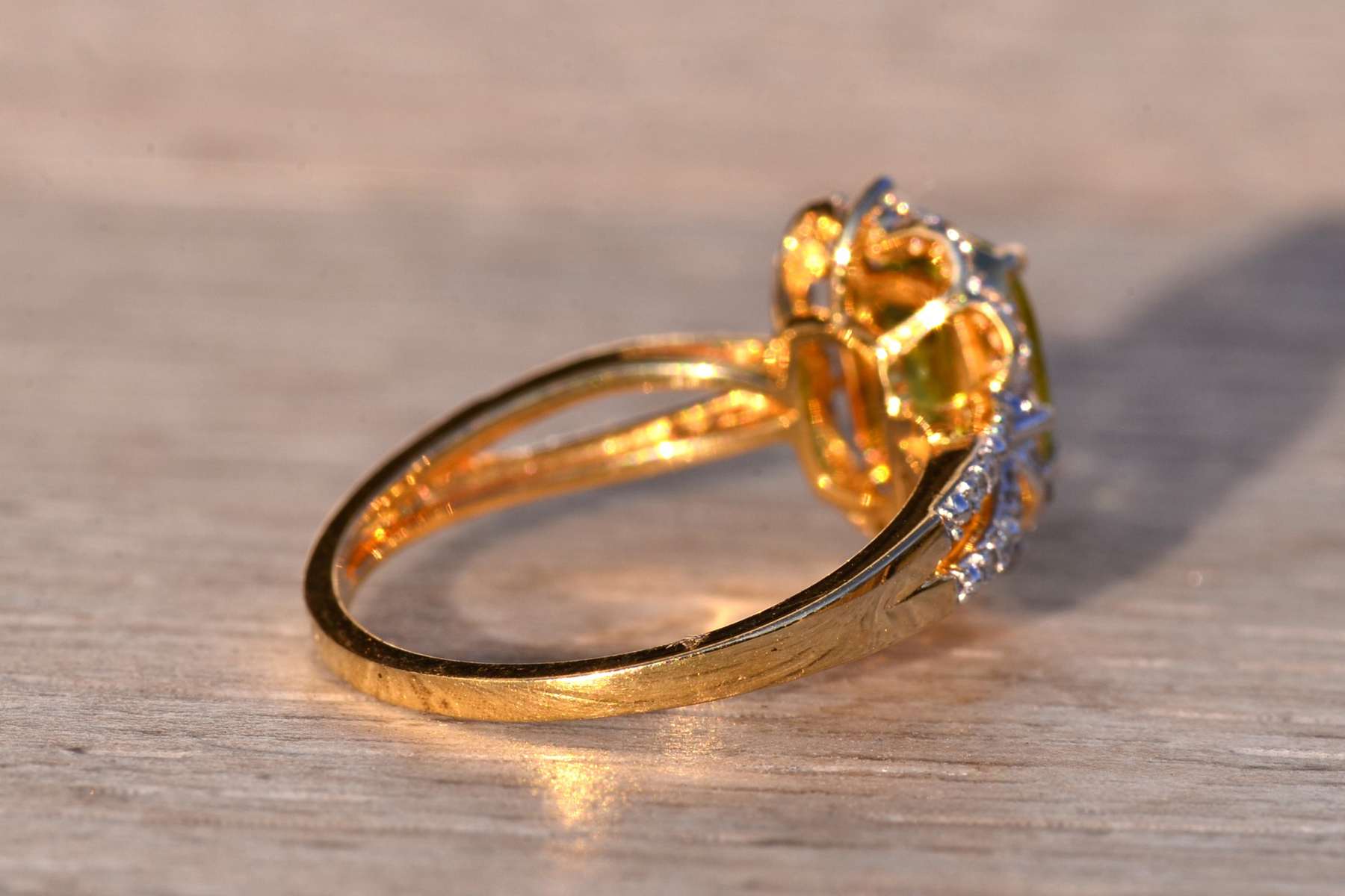 The 97th Avenue: Peridot and Natural Diamond Ring in Yellow Gold - Image 5
