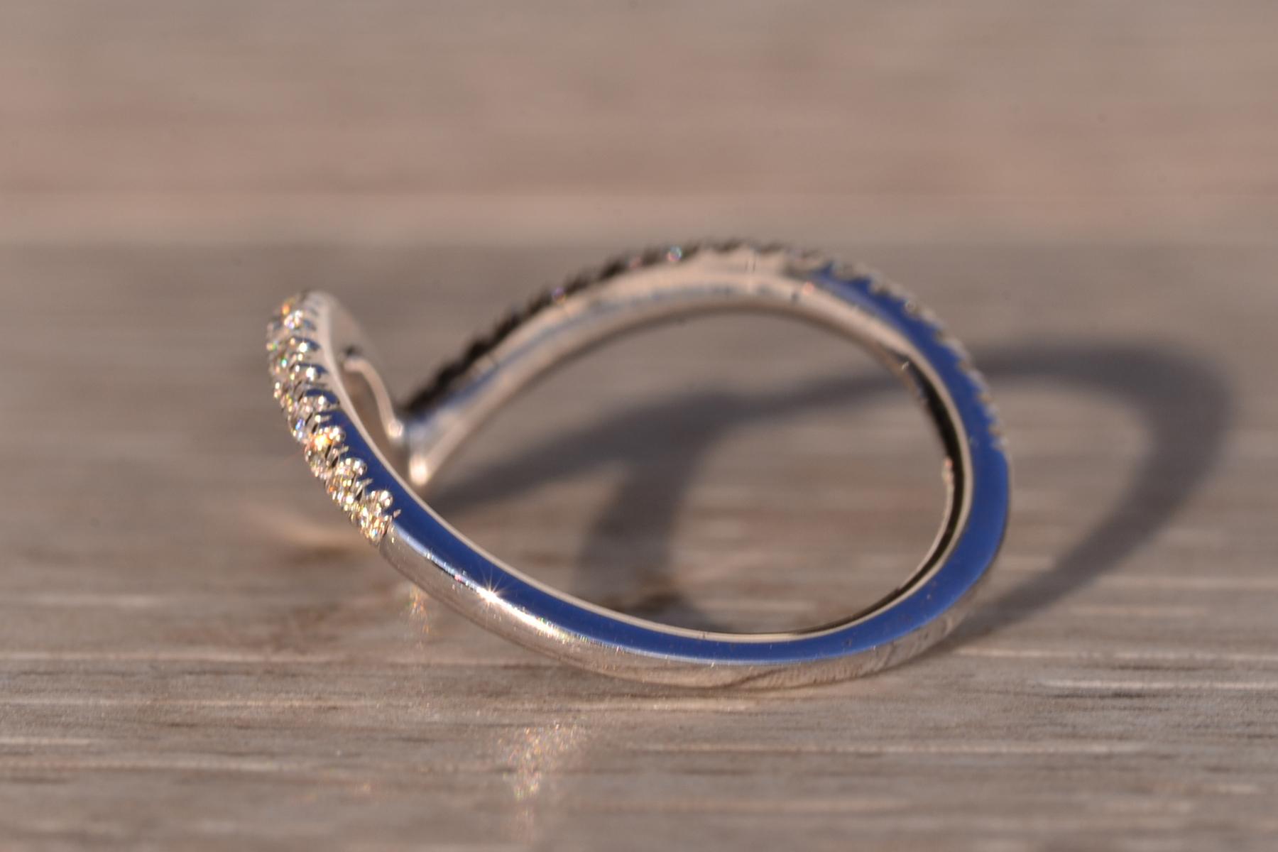 The 99th Avenue: Gabriel and Company Chevron Band in White Gold - Image 4