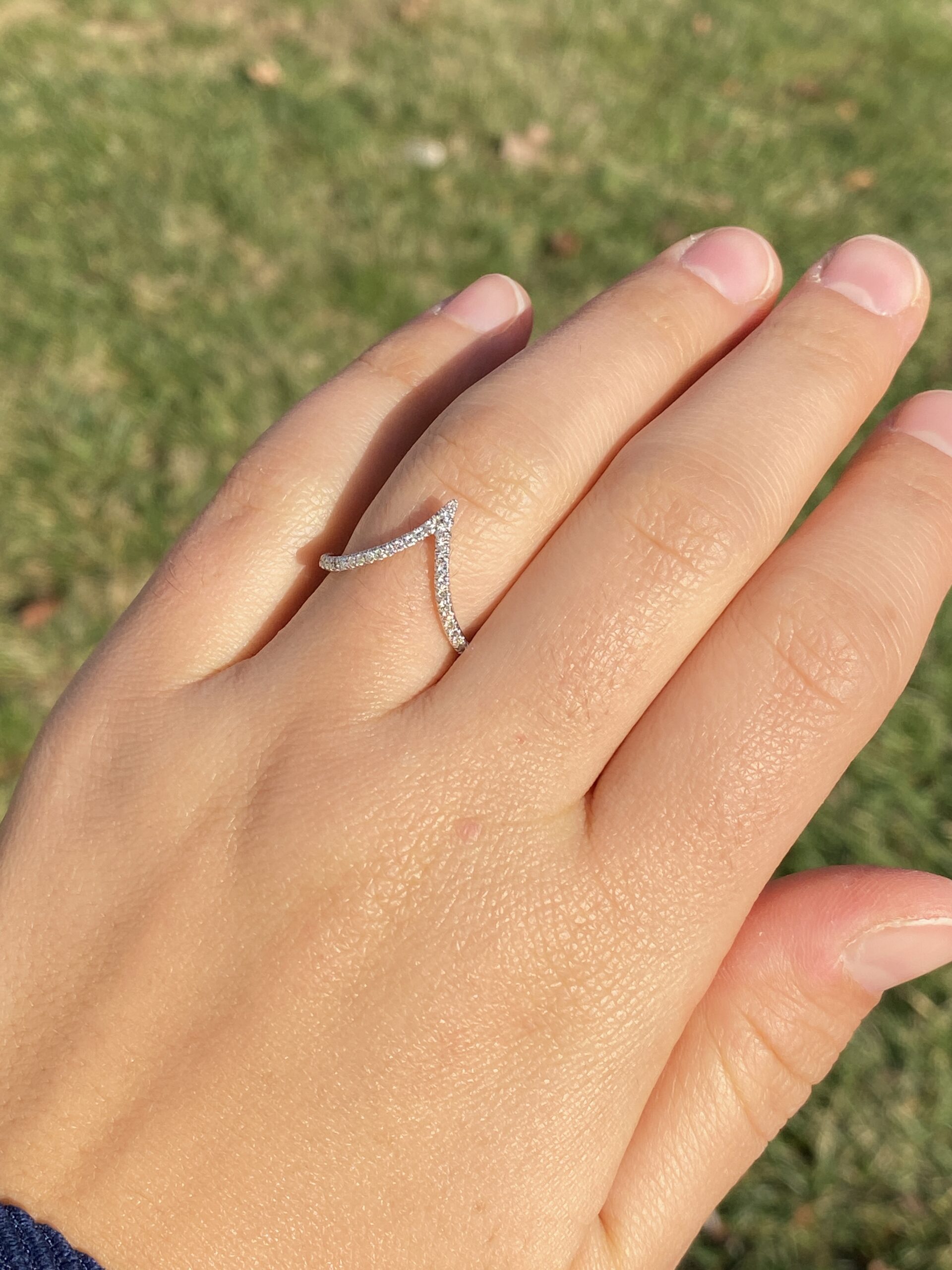 The 99th Avenue: Gabriel and Company Chevron Band in White Gold - Image 9
