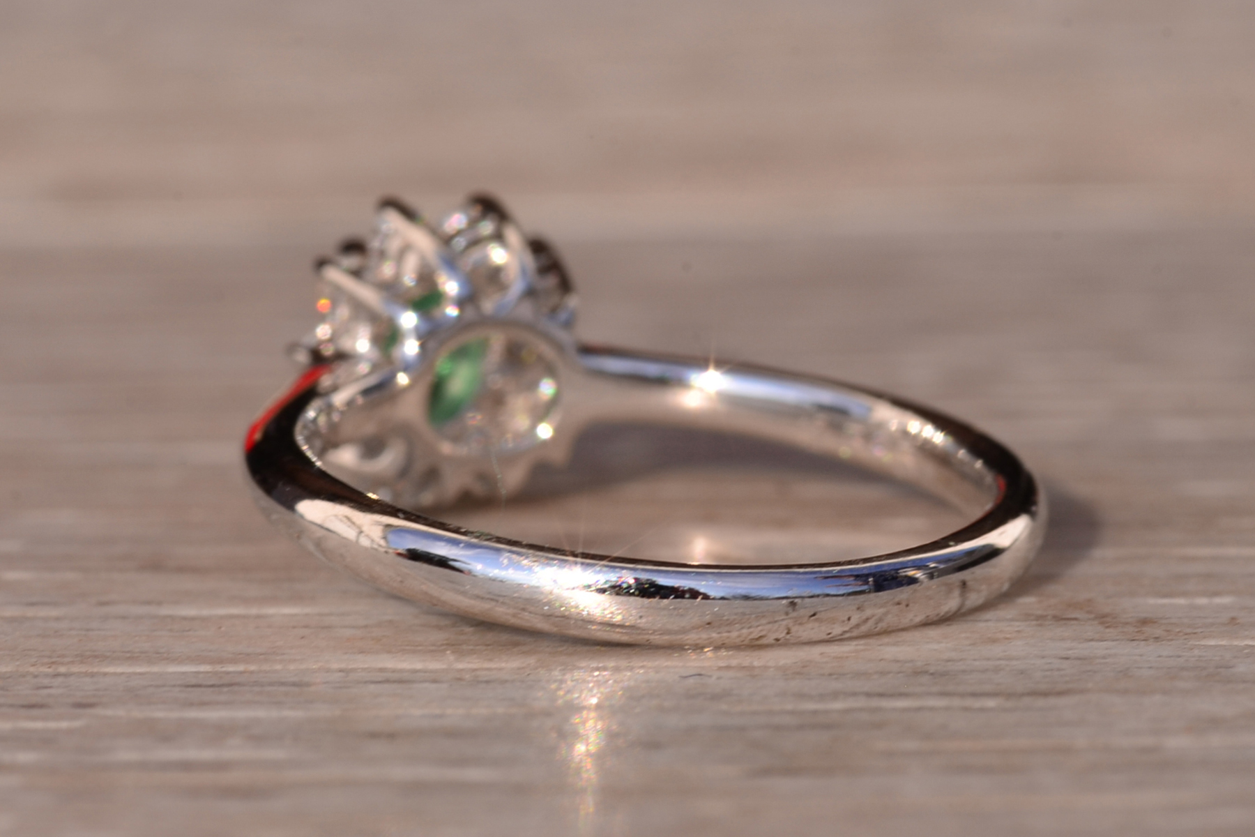 The 89th Avenue: Natural Emerald and Diamond Halo Ring in White Gold - Image 4