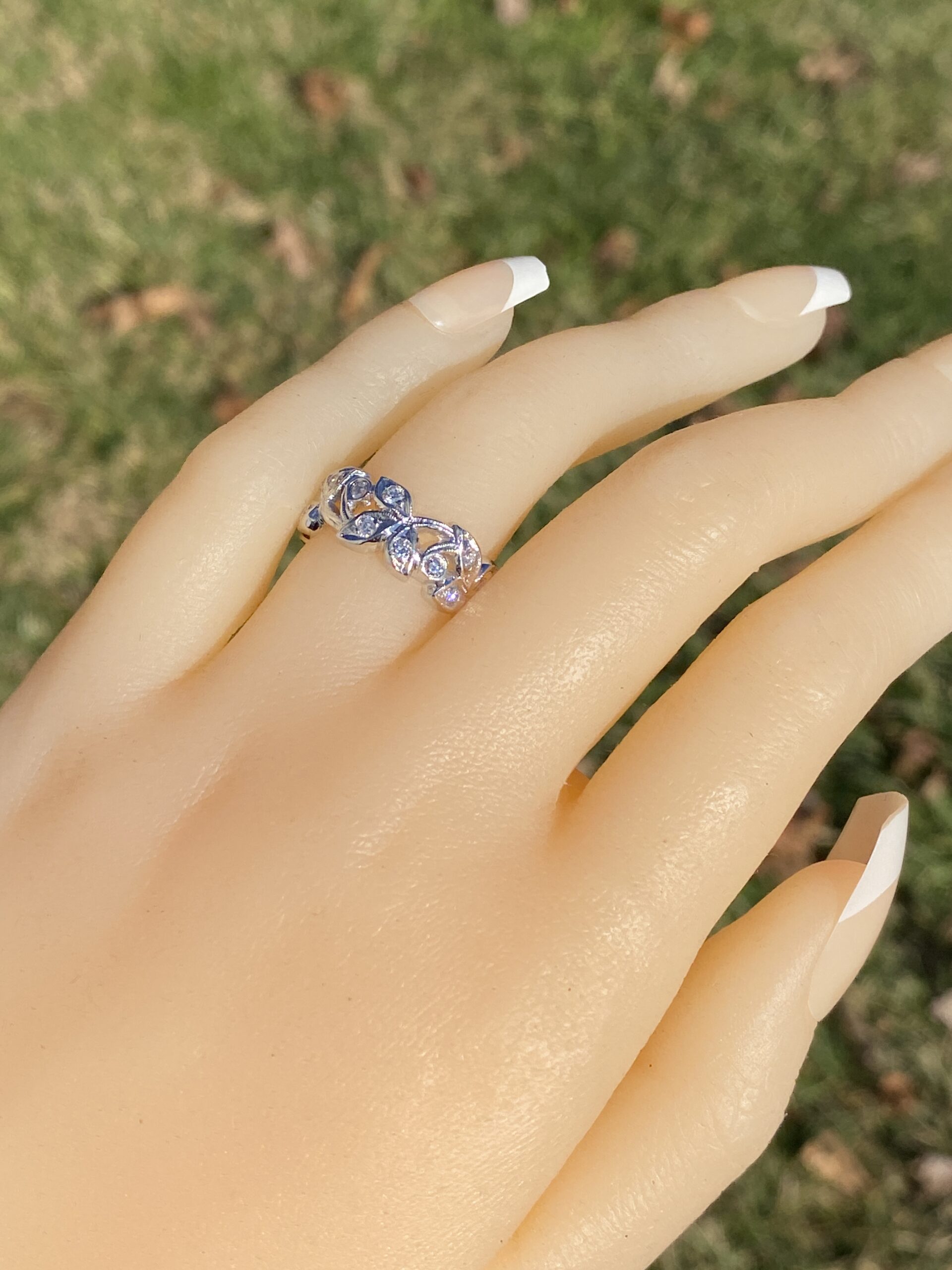 SOLD - The Flara: Antique Diamond Floral Eternity Band in Platinum - Image 6