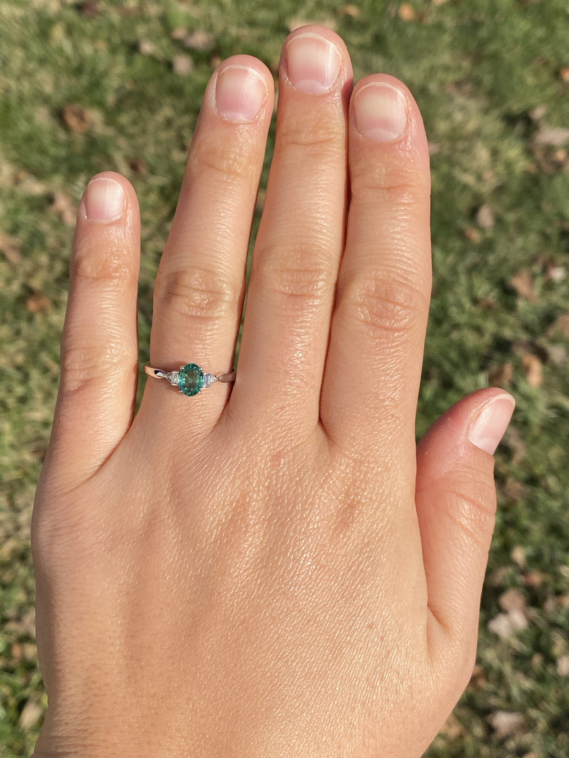 The 163rd Avenue: Vivid Natural Oval Emerald and Natural Diamond Ring - Image 8