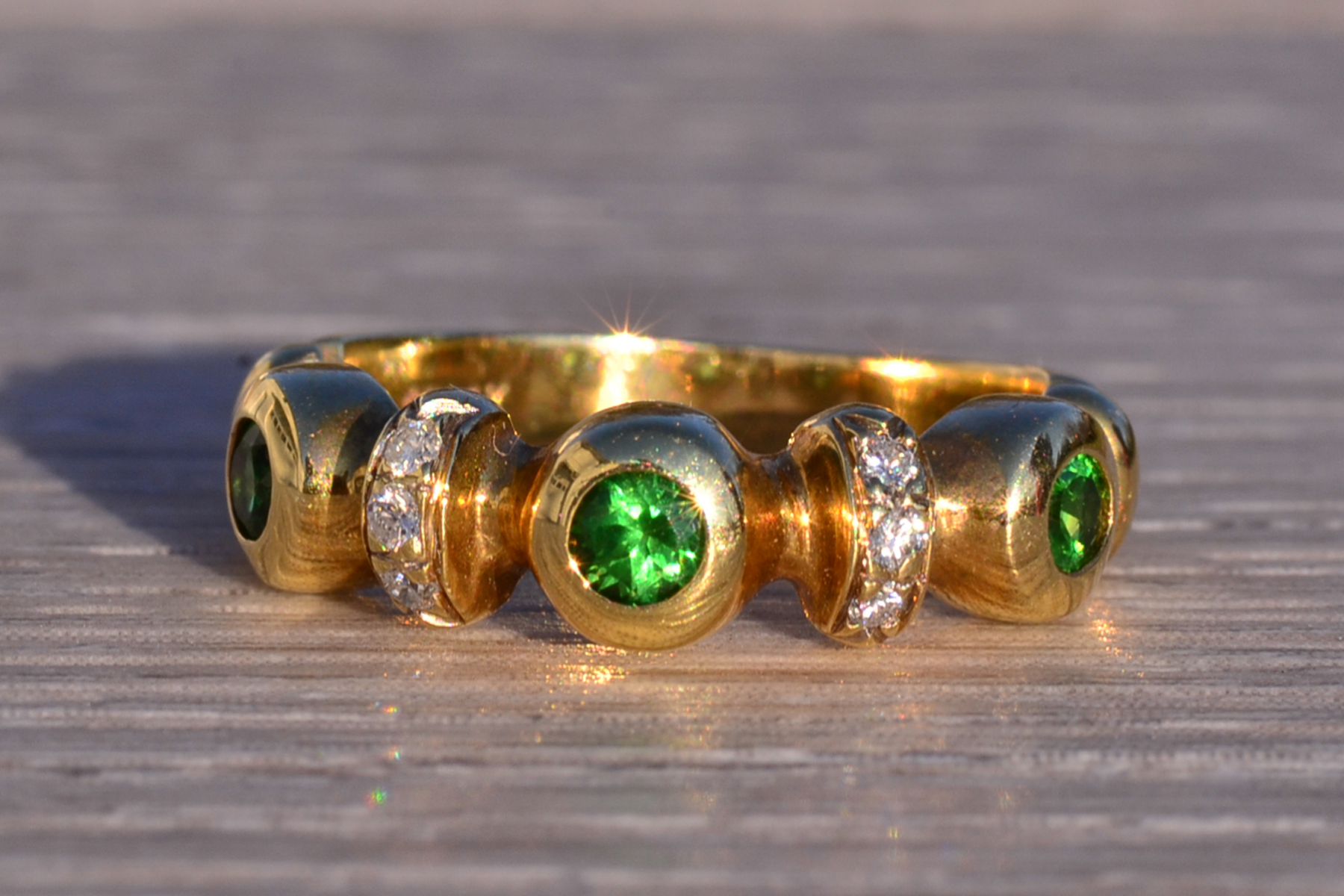The 174th Avenue: Vintage Modernist Green Garnet and Natural Diamond Ring in Yellow Gold - Image 2