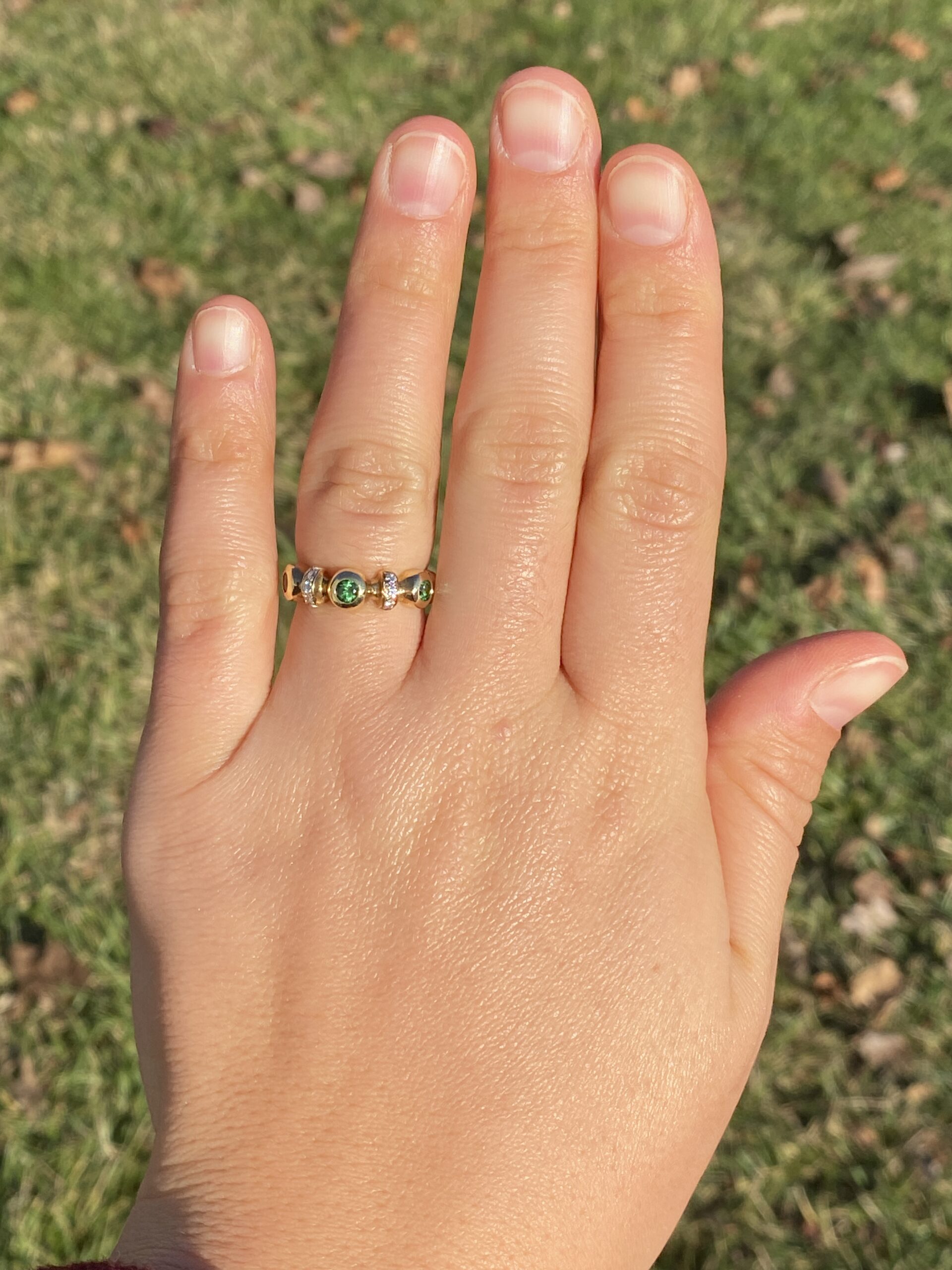 The 174th Avenue: Vintage Modernist Green Garnet and Natural Diamond Ring in Yellow Gold - Image 8